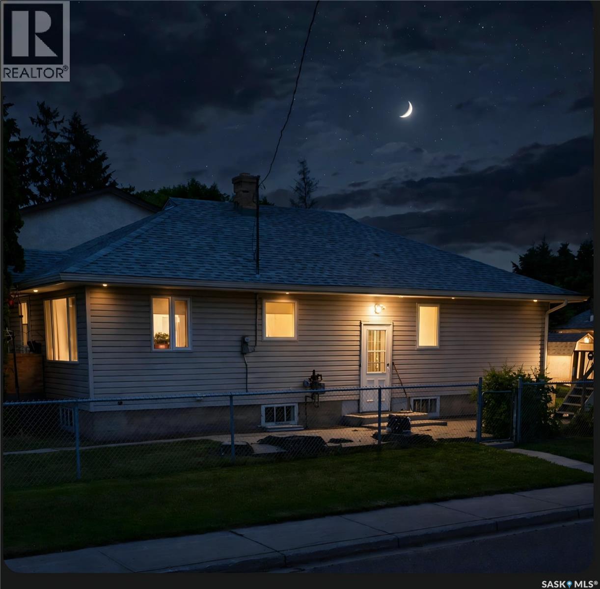 805 4th Street E Property Photo 13
