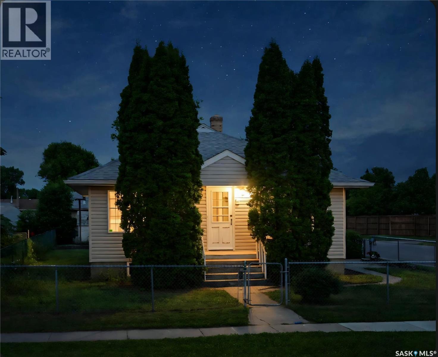 805 4th Street E Property Photo 14