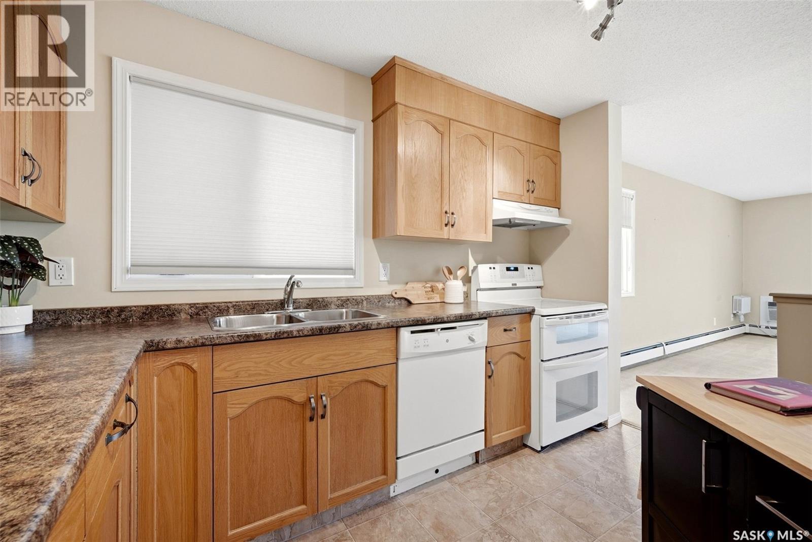 309 2275 Mcintyre Street Property Photo 6