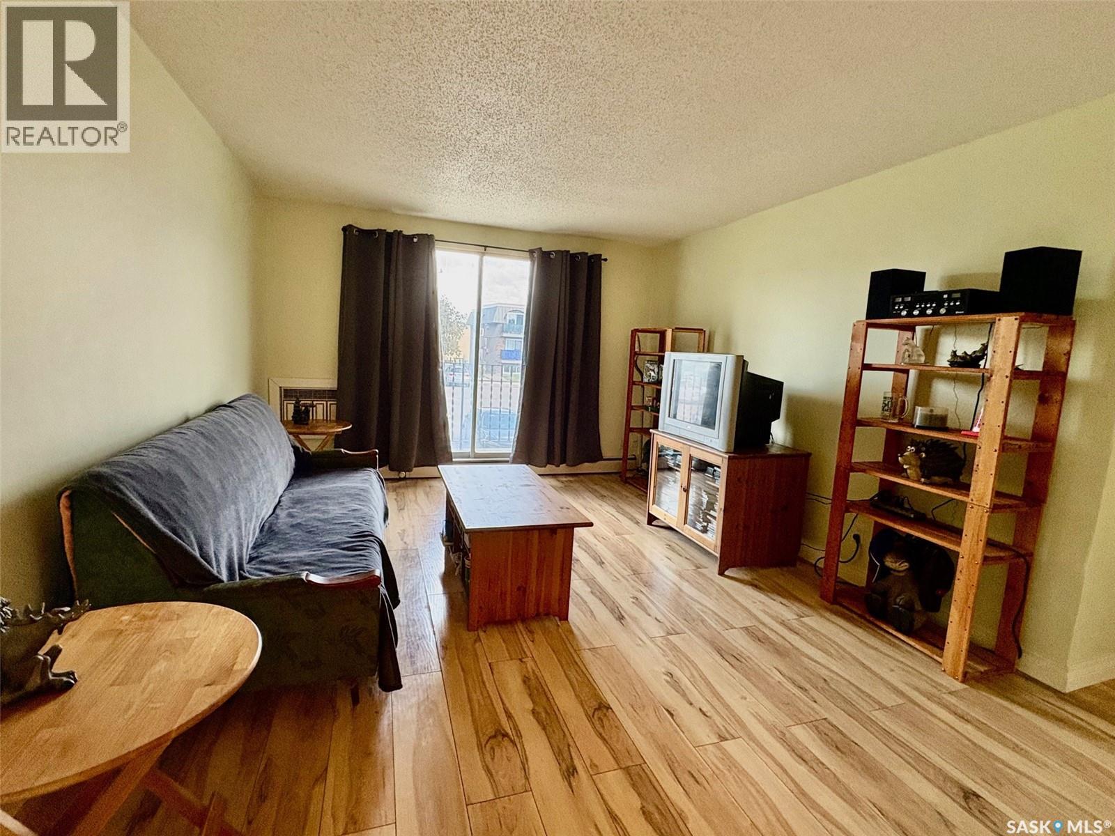 14 3809 Luther Place Property Photo 6