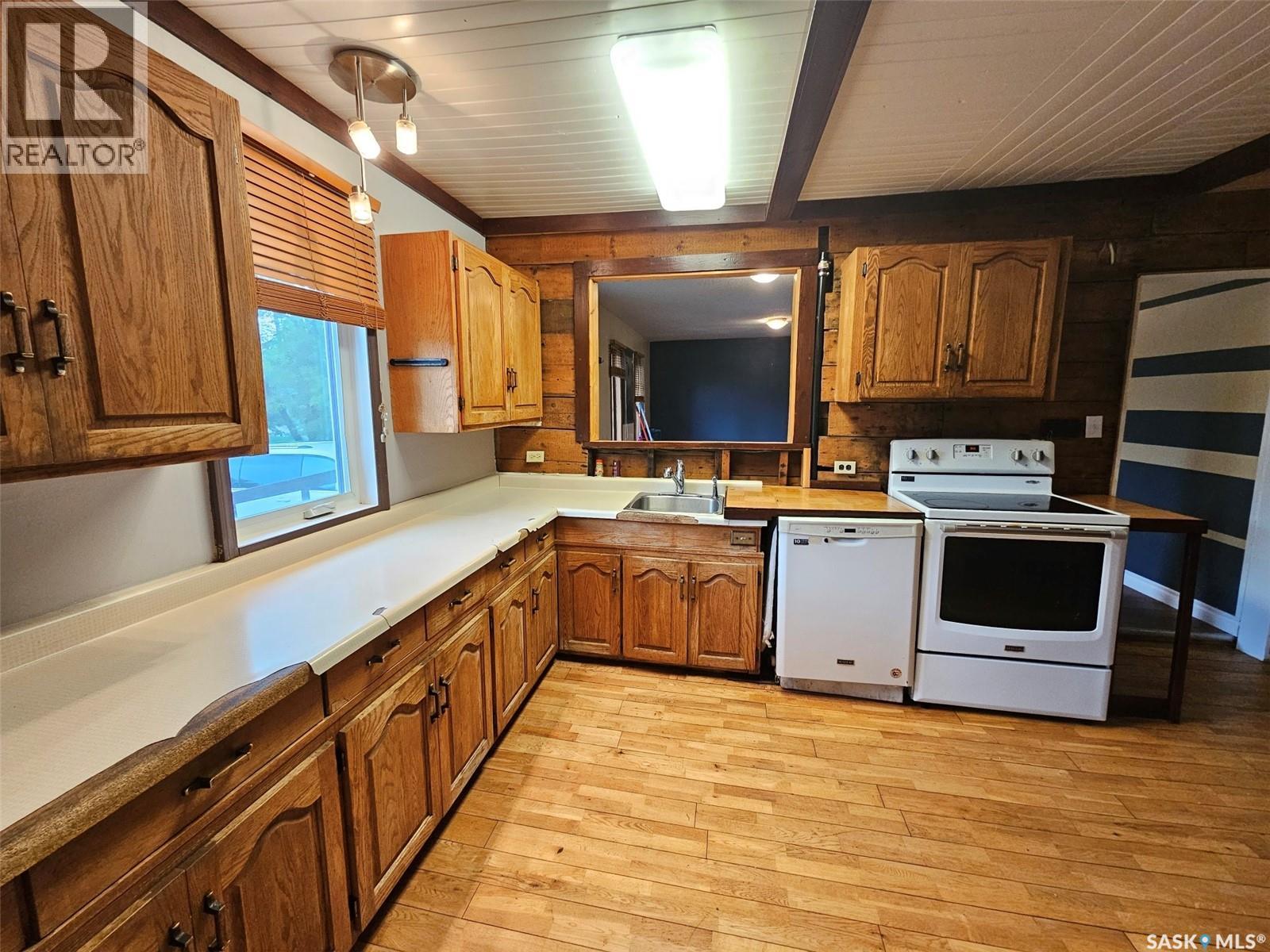 218 7th Street W Property Photo 11