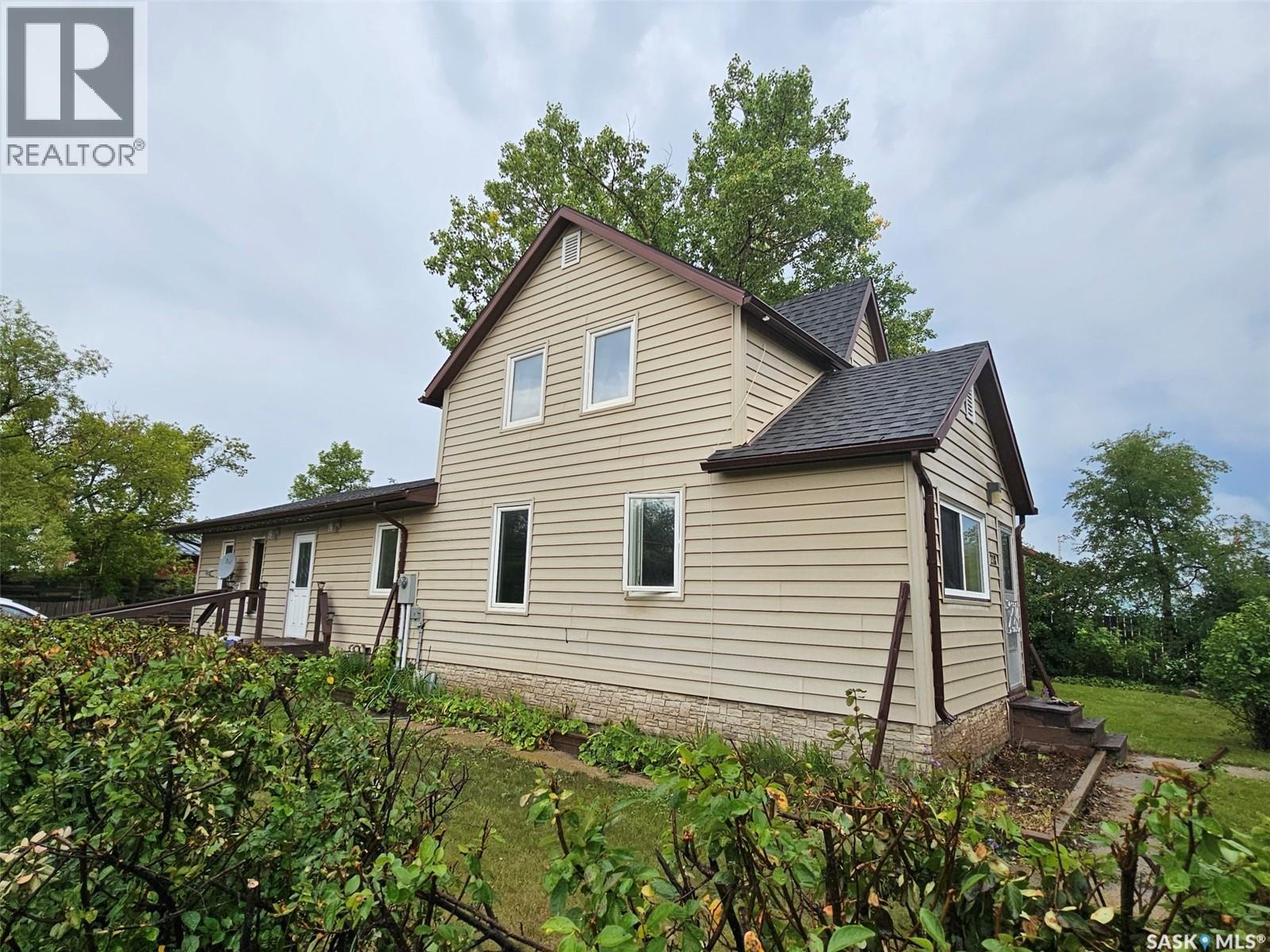 218 7th Street W Property Photo 23
