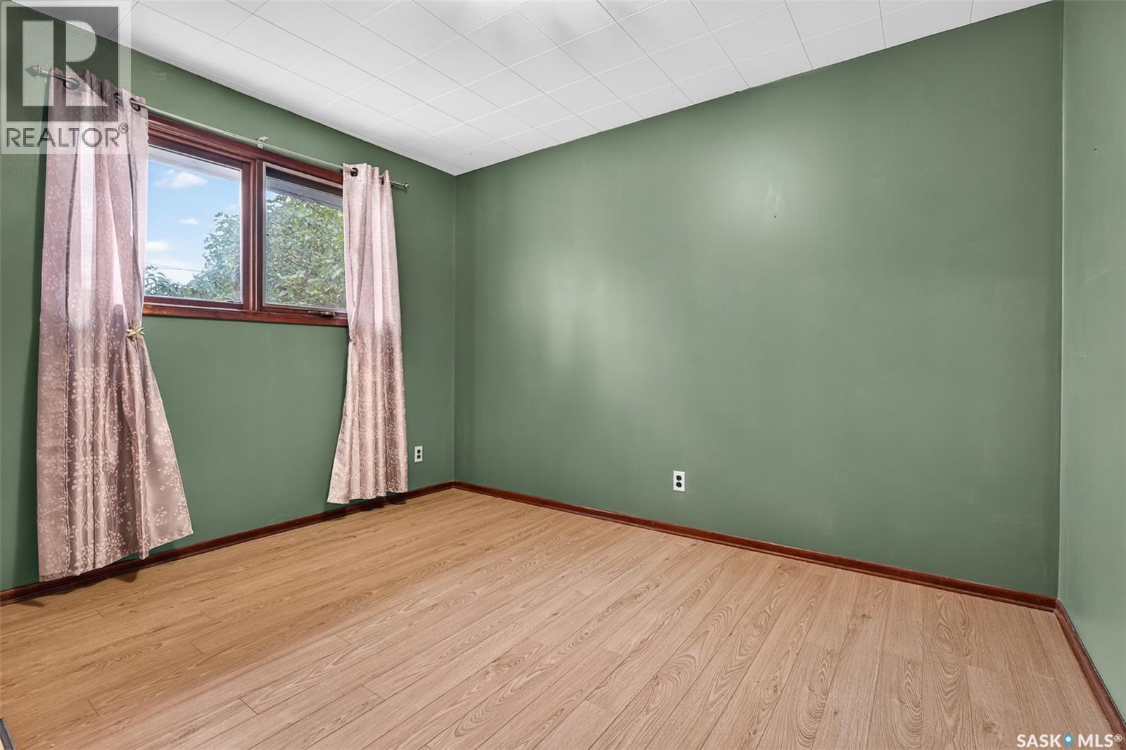 842 Grandview Street W Property Photo 36