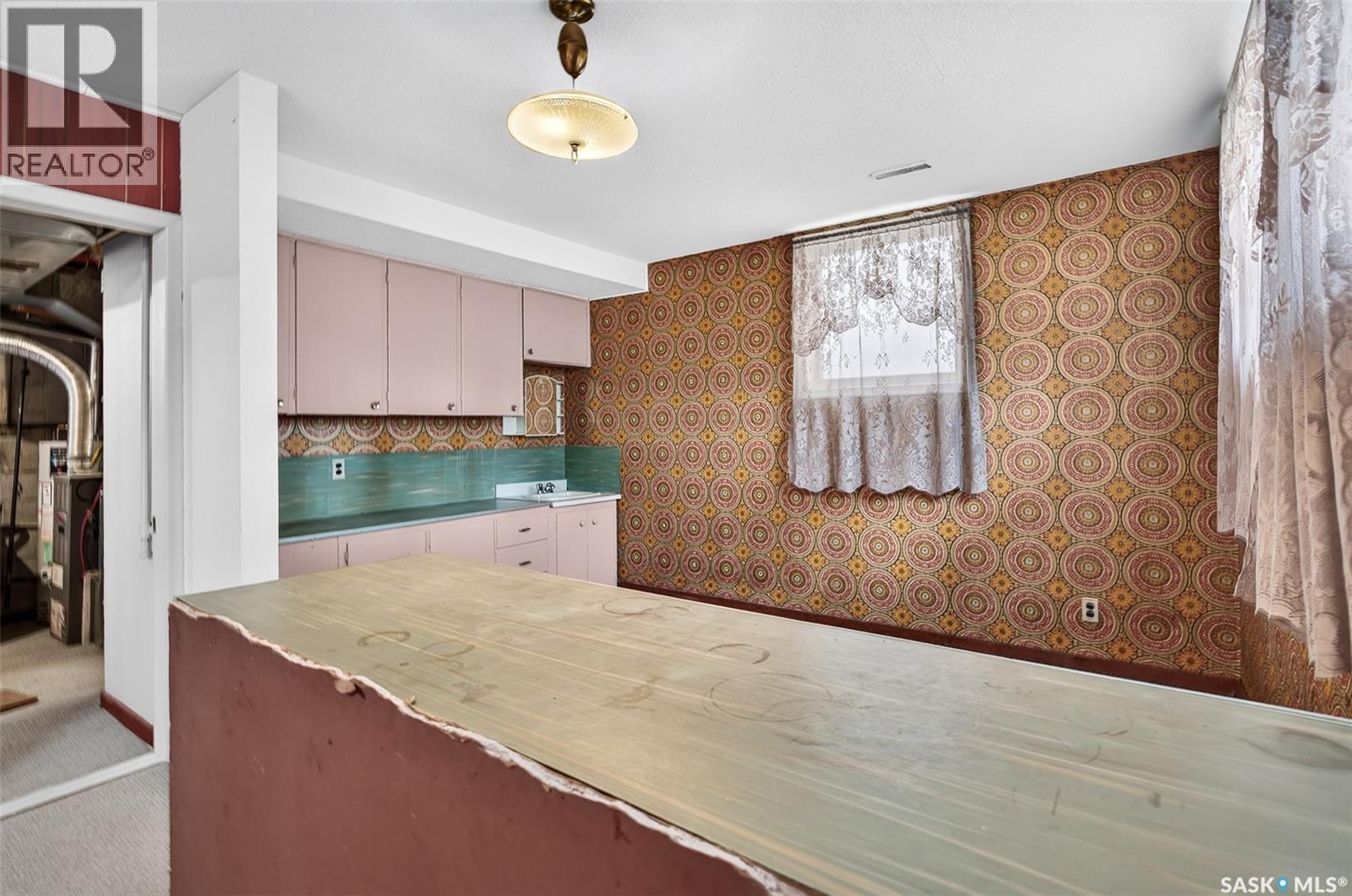 842 Grandview Street W Property Photo 45
