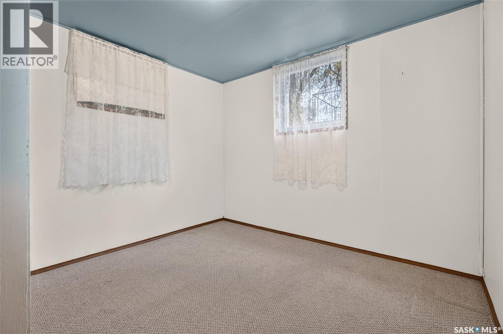 842 Grandview Street W Property Photo 54