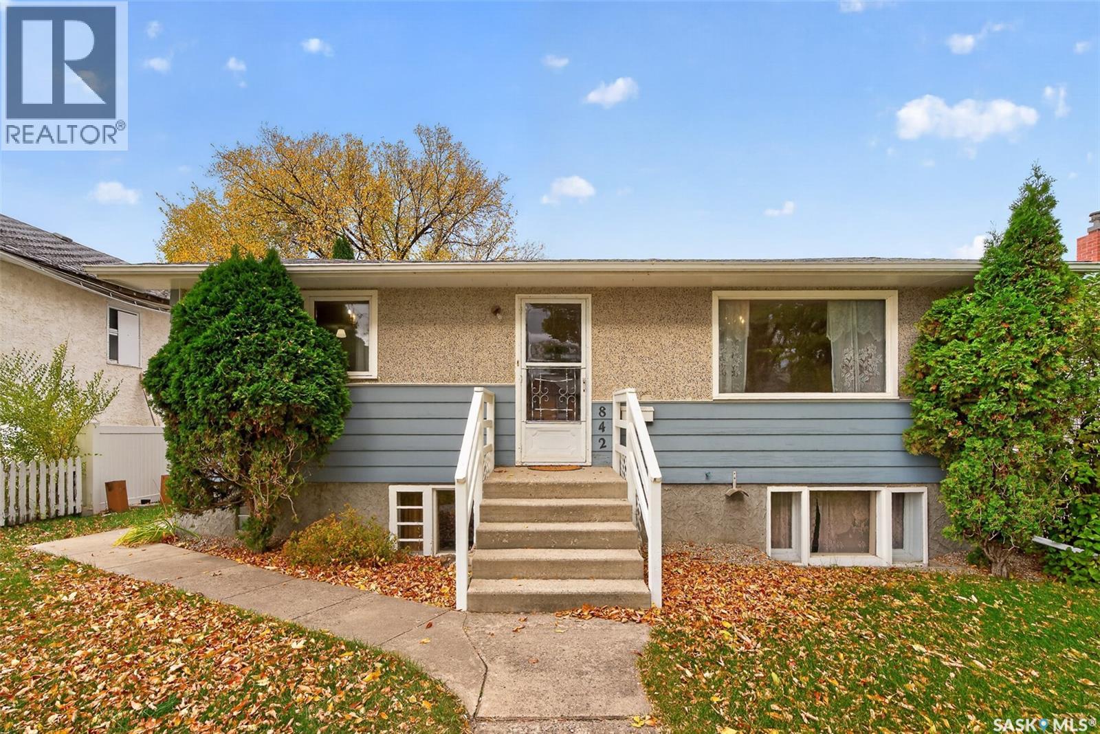 842 Grandview Street W Property Photo 61