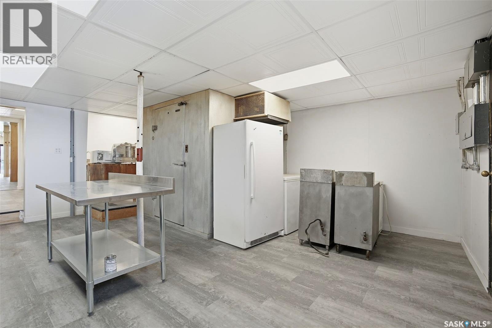 418 20th Street W Property Photo 13