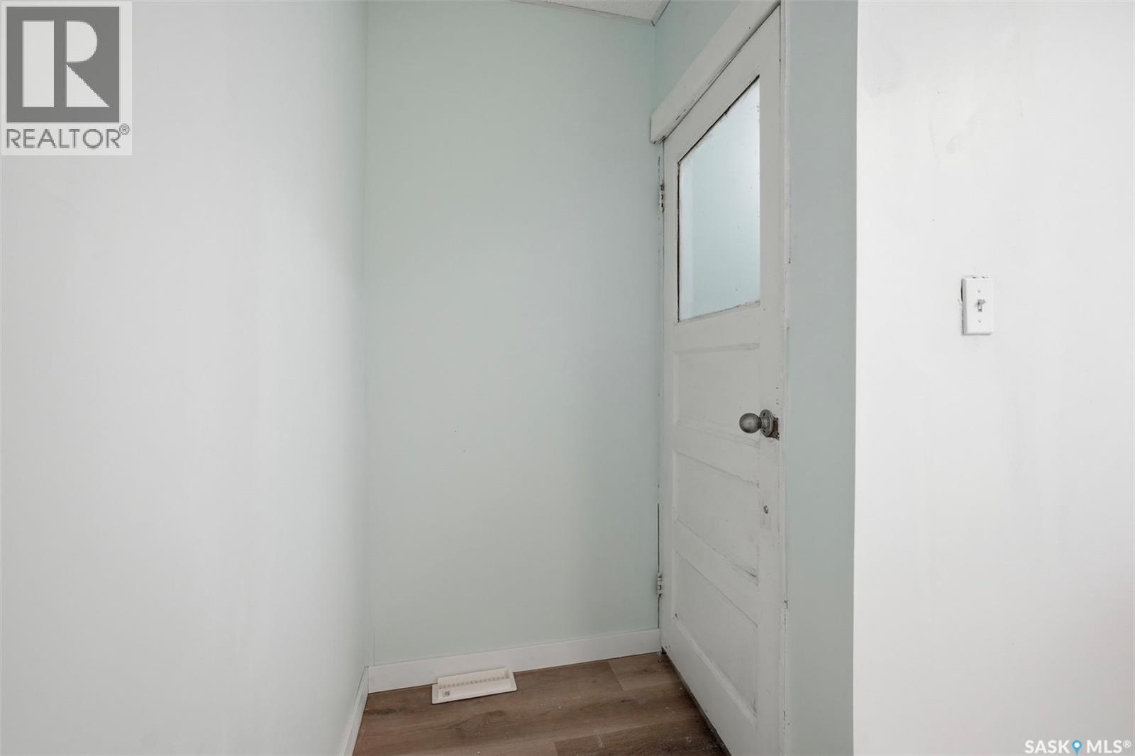 418 20th Street W Property Photo 17