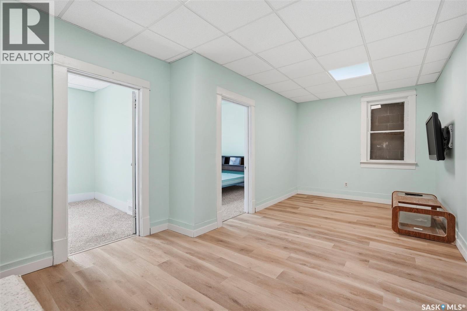 418 20th Street W Property Photo 18