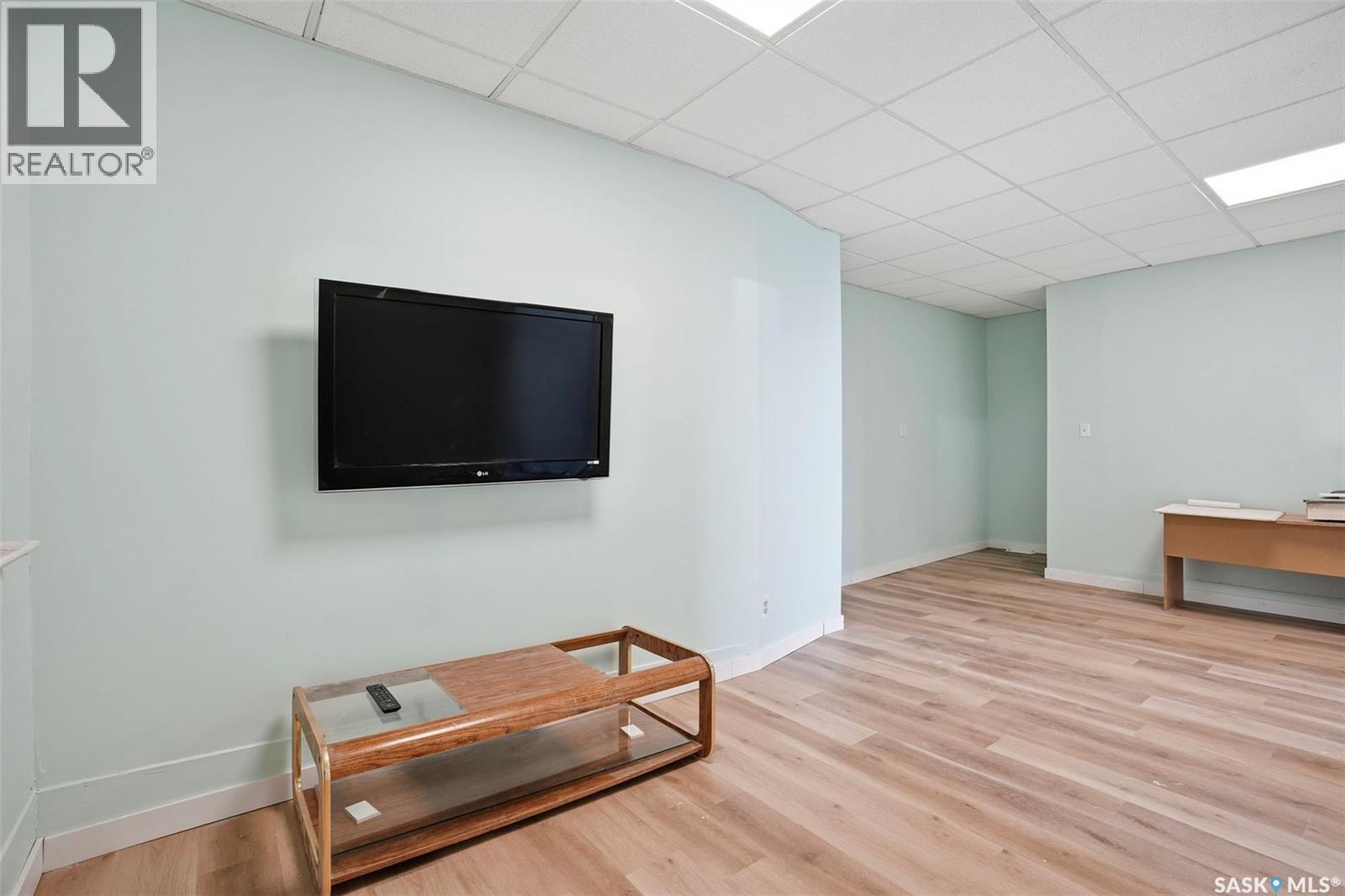 418 20th Street W Property Photo 19