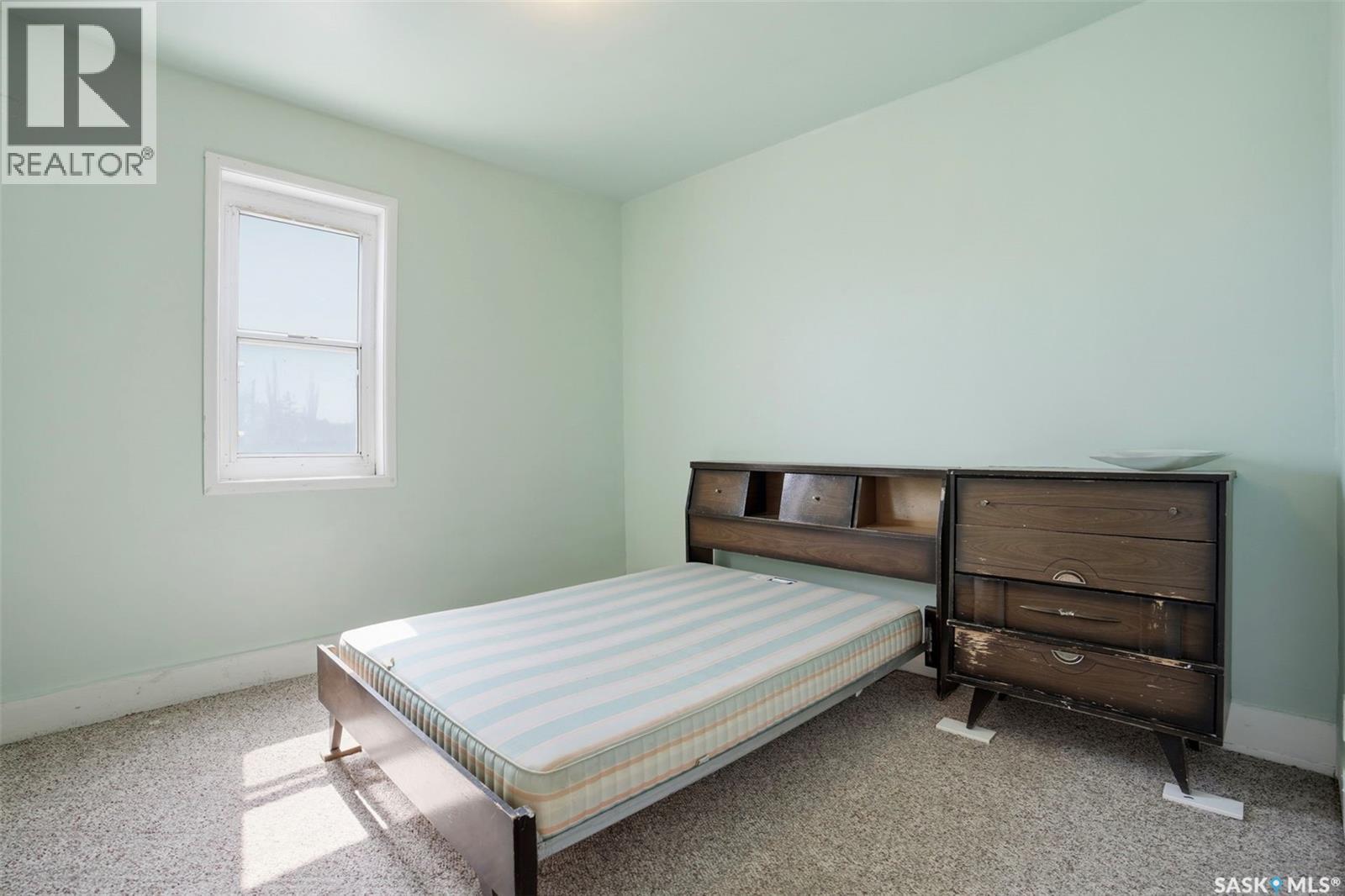 418 20th Street W Property Photo 21