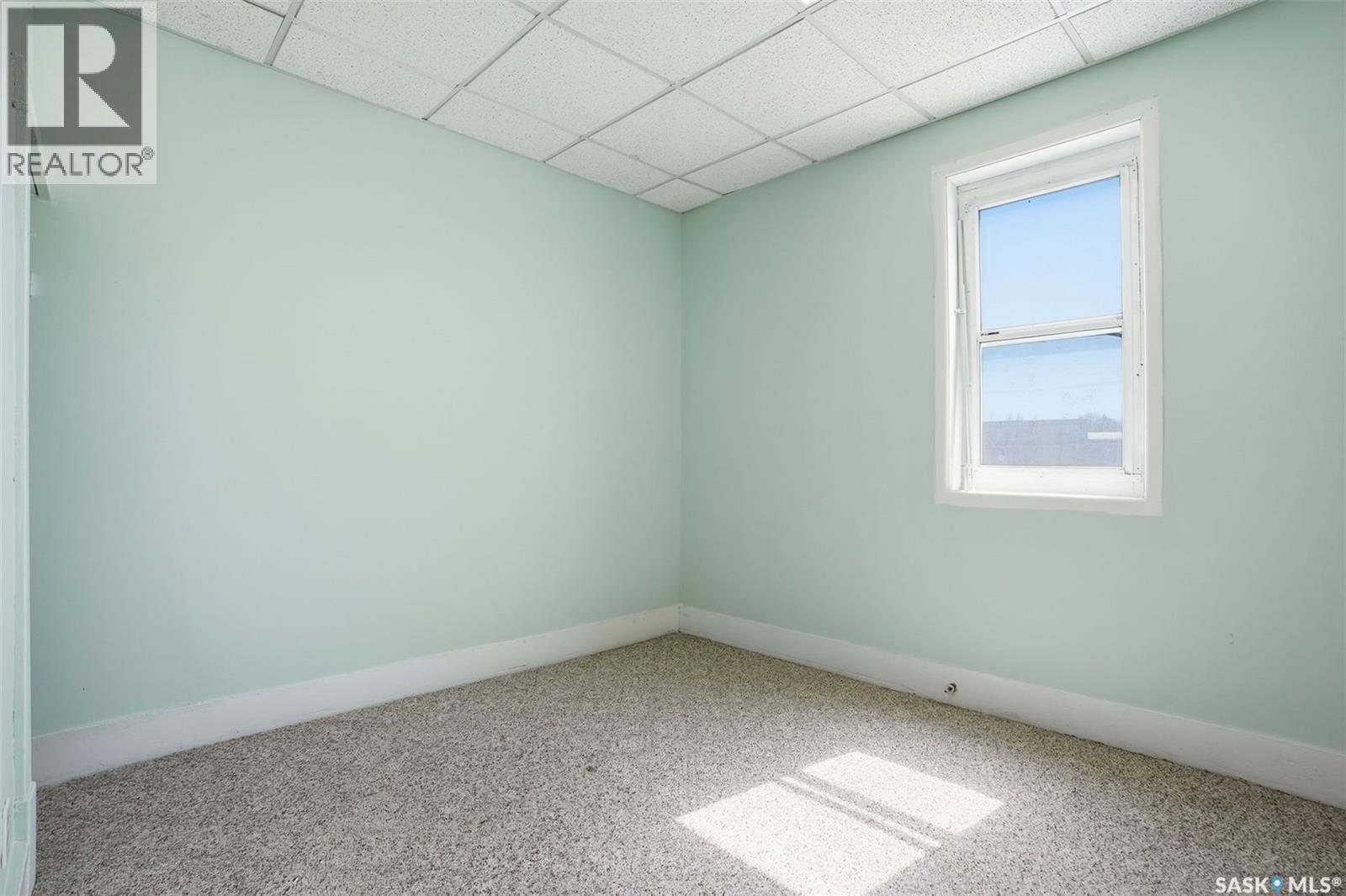 418 20th Street W Property Photo 22