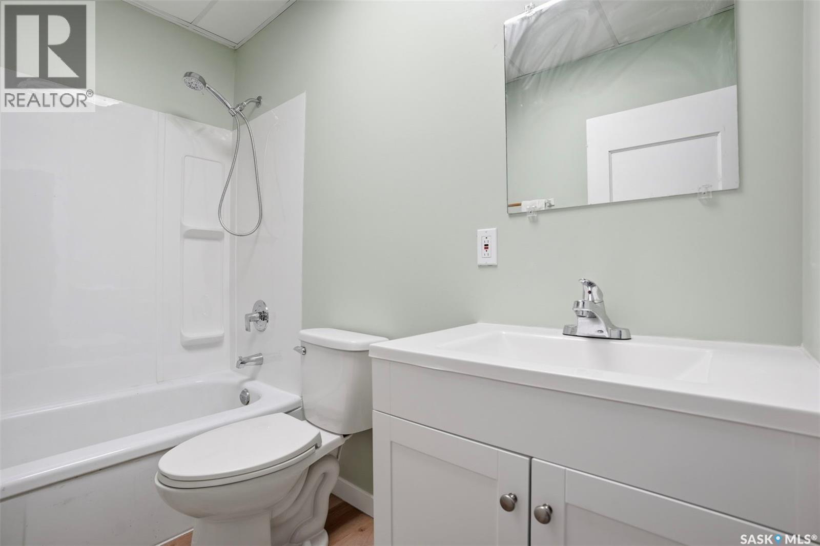 418 20th Street W Property Photo 23