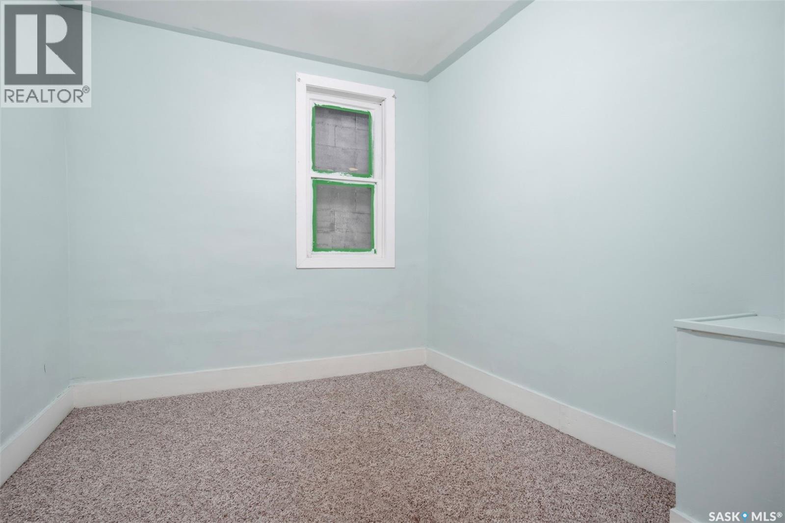 418 20th Street W Property Photo 27