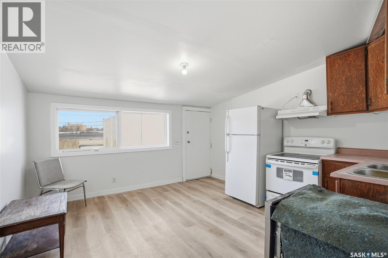 418 20th Street W Property Photo 29