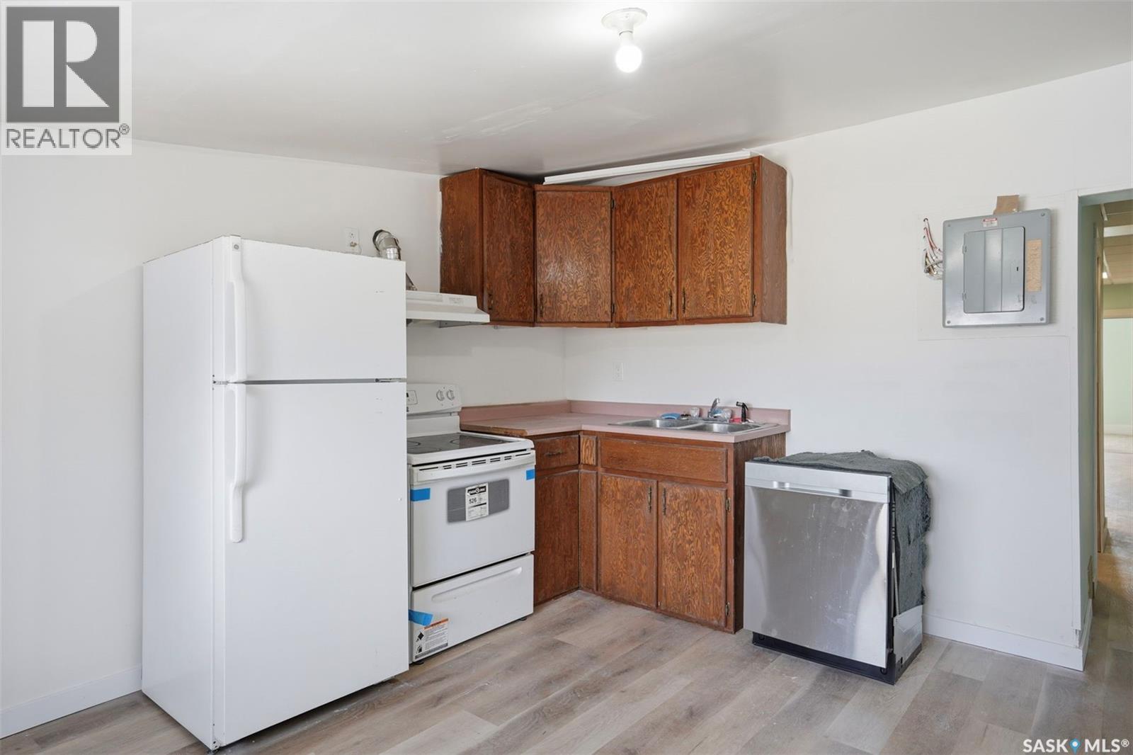 418 20th Street W Property Photo 30