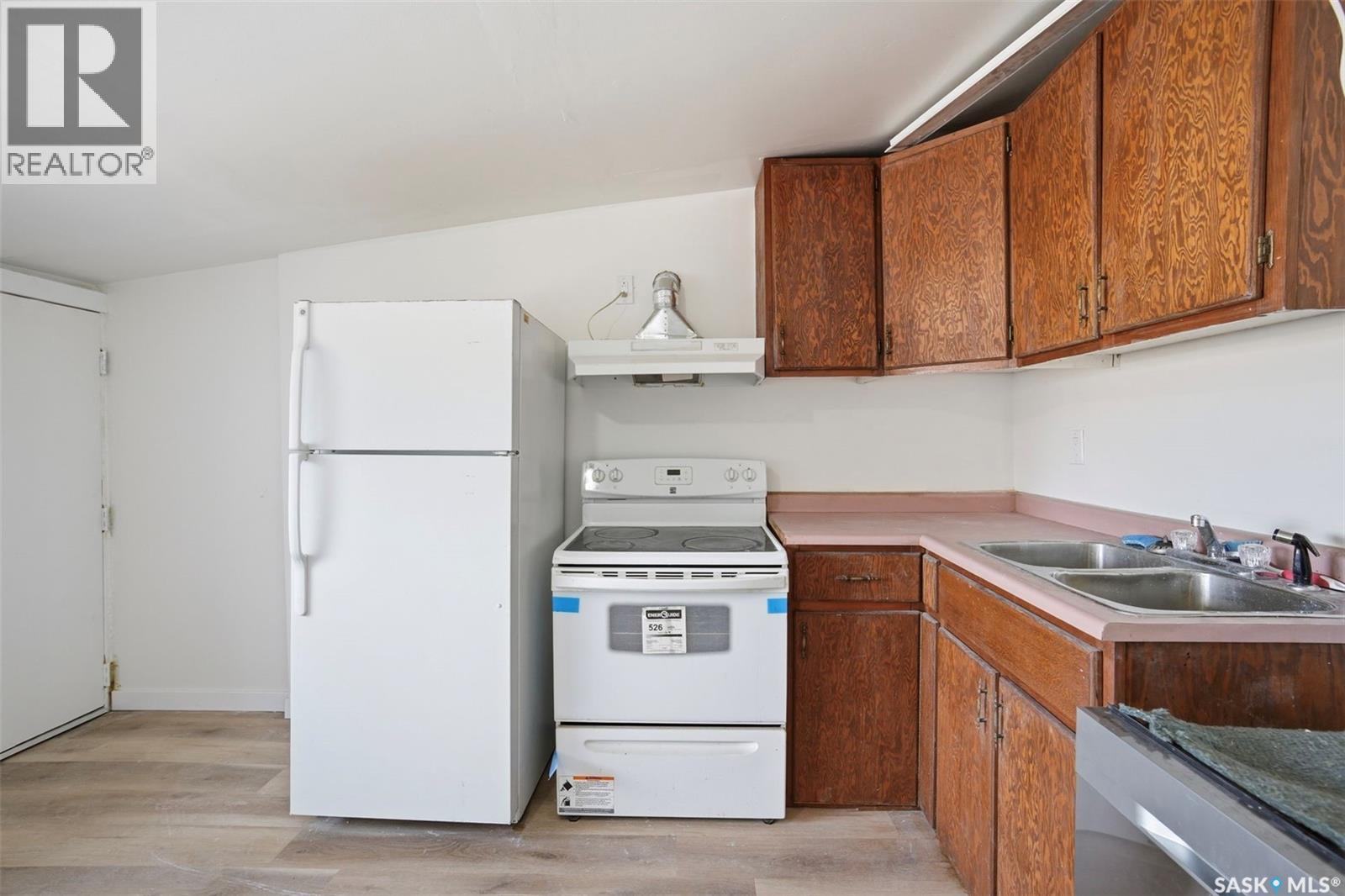 418 20th Street W Property Photo 32