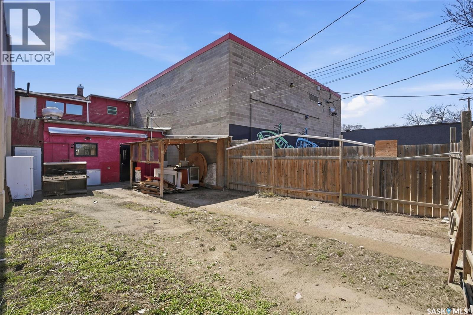 418 20th Street W Property Photo 37