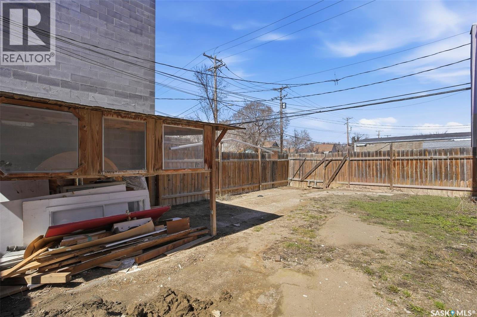 418 20th Street W Property Photo 38