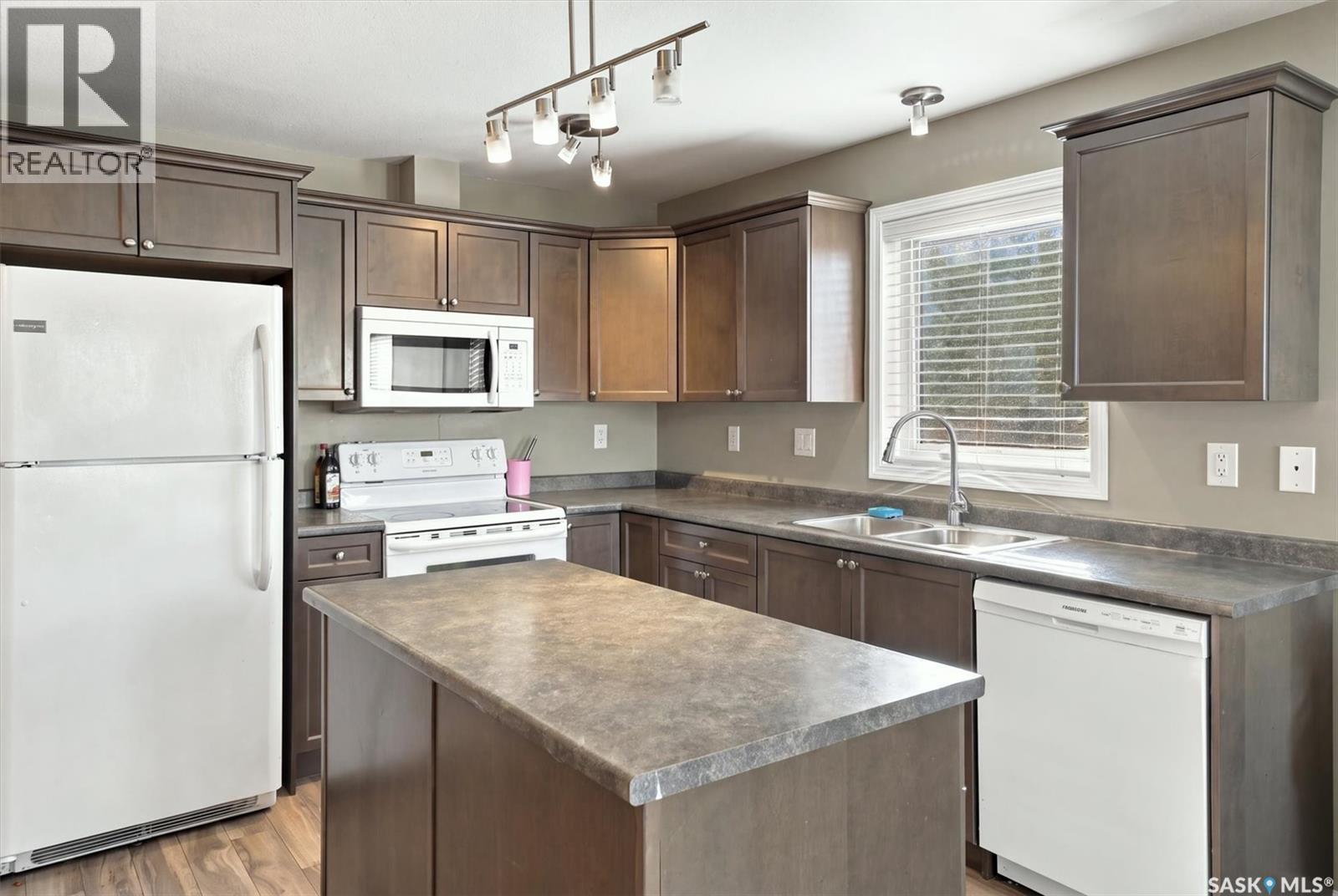 5105 110 Willis Crescent Property Photo 4