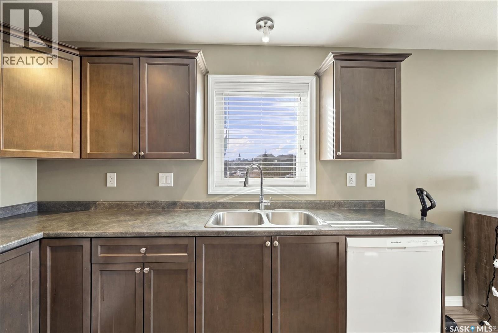 5105 110 Willis Crescent Property Photo 5