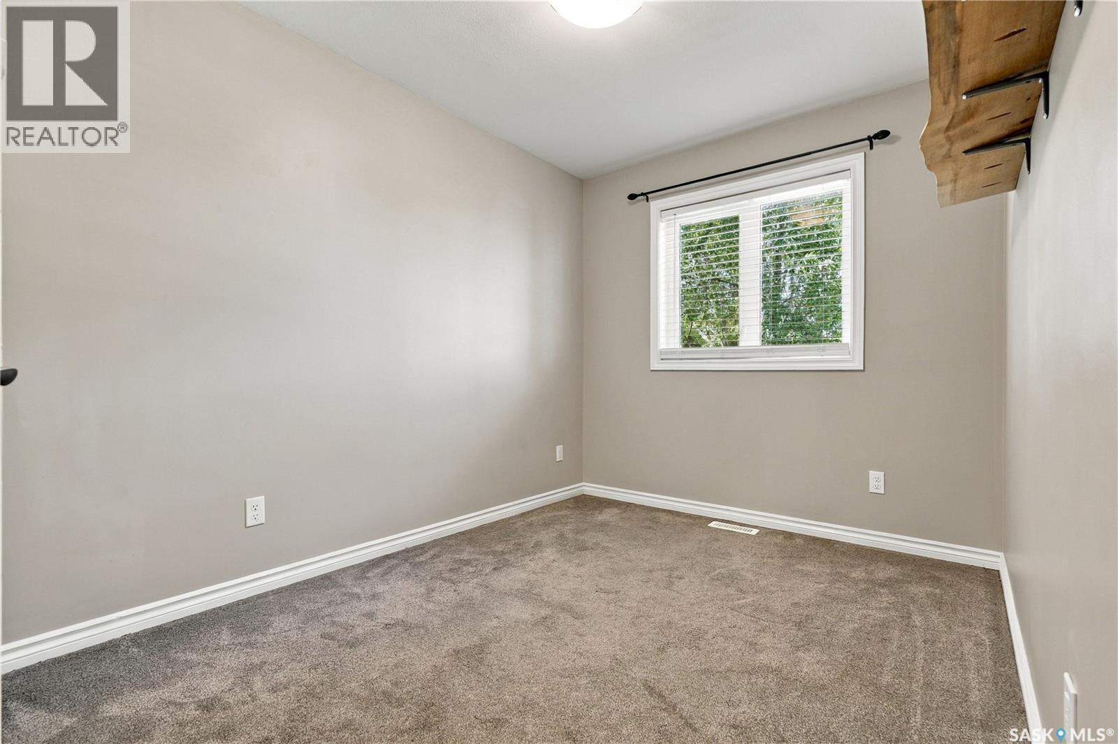 317 G Avenue S Property Photo 23