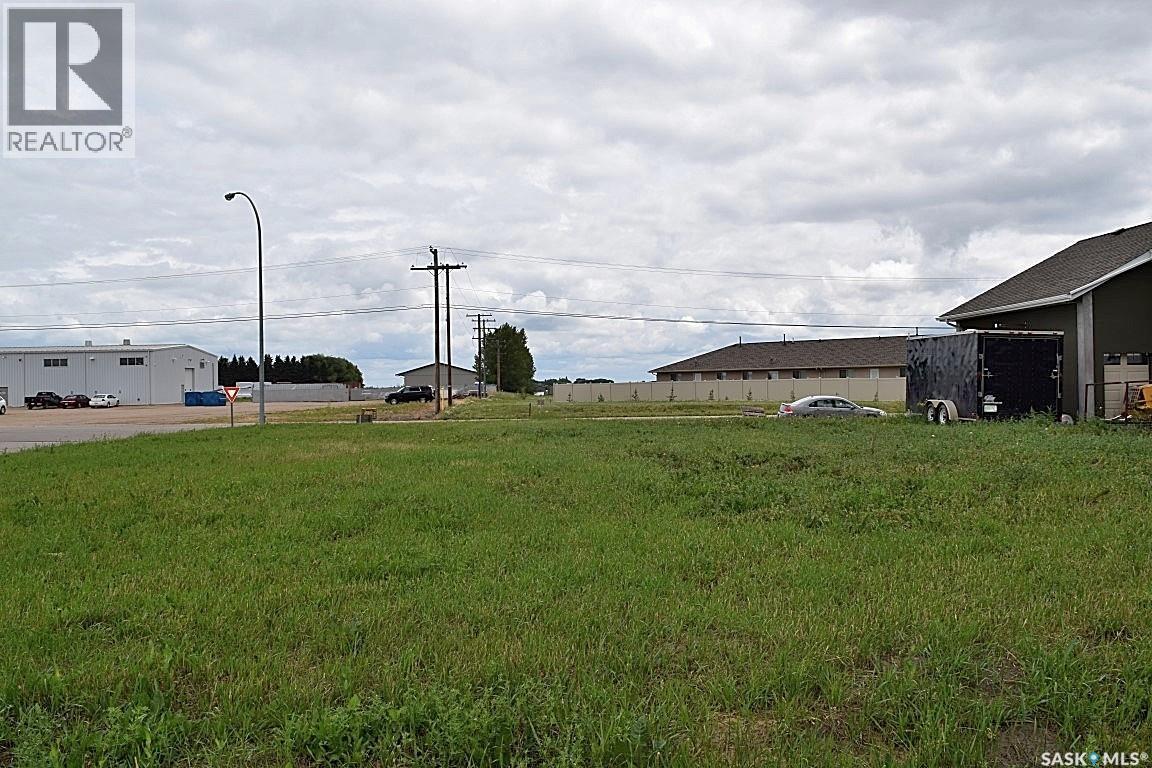 709 5th Street E Property Photo 2
