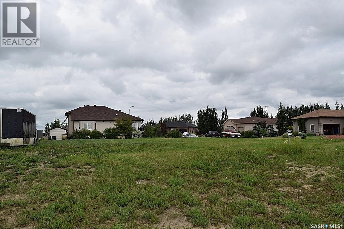 709 5th Street E Property Photo 4