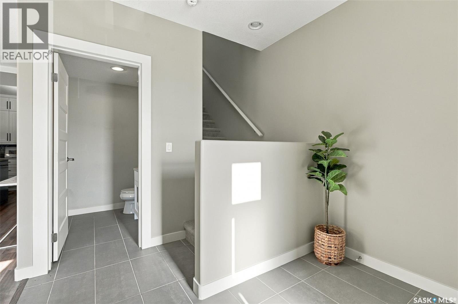 20 103 Willis Crescent Property Photo 4