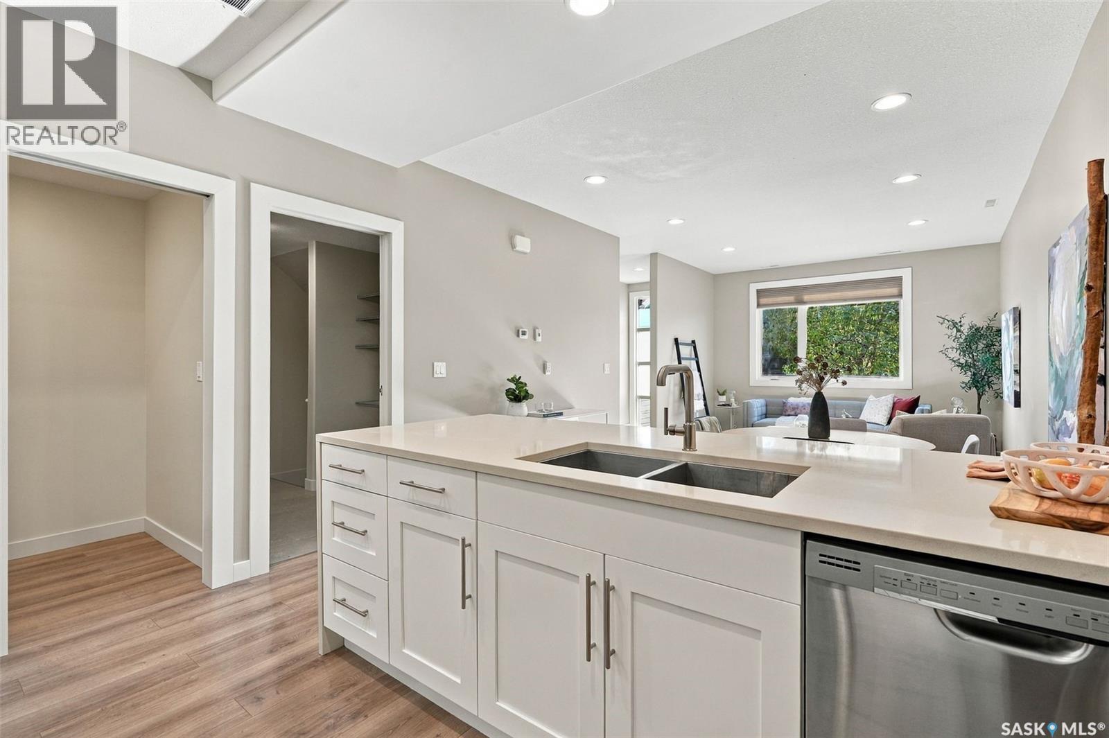 20 103 Willis Crescent Property Photo 19