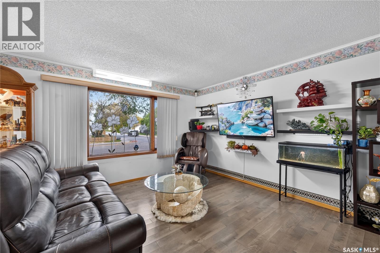 1301 King Street Property Photo 5