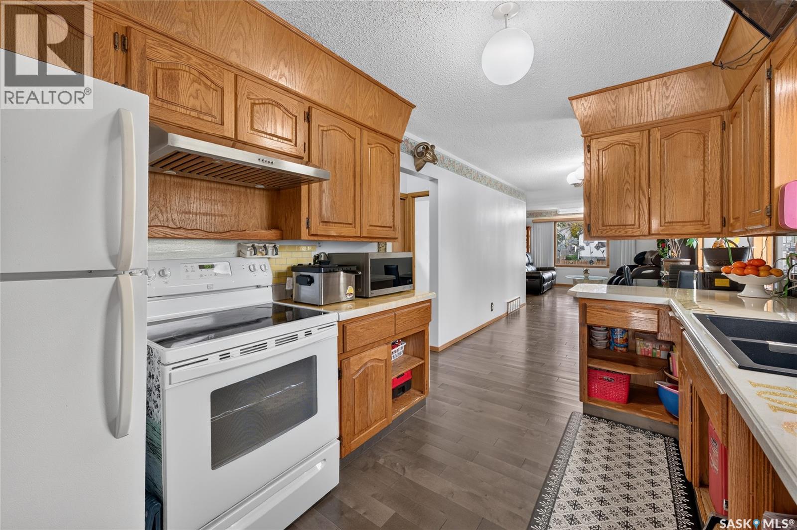 1301 King Street Property Photo 10