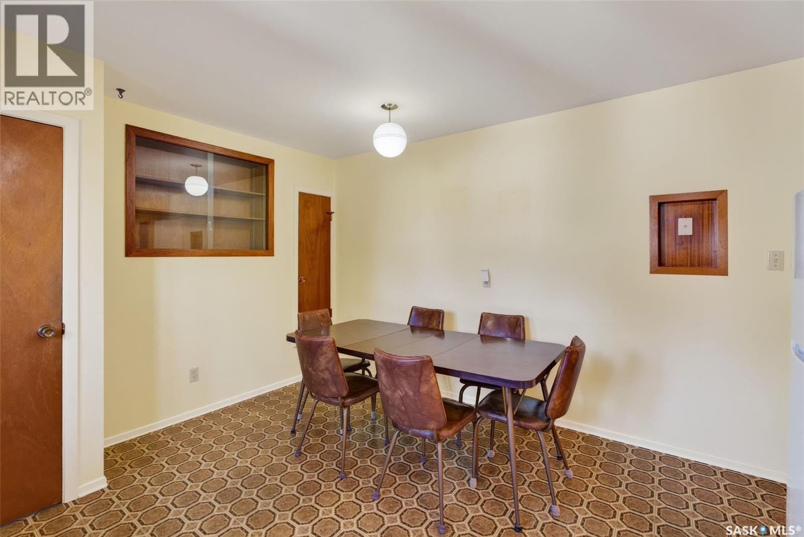 214 Burns Avenue W Property Photo 12