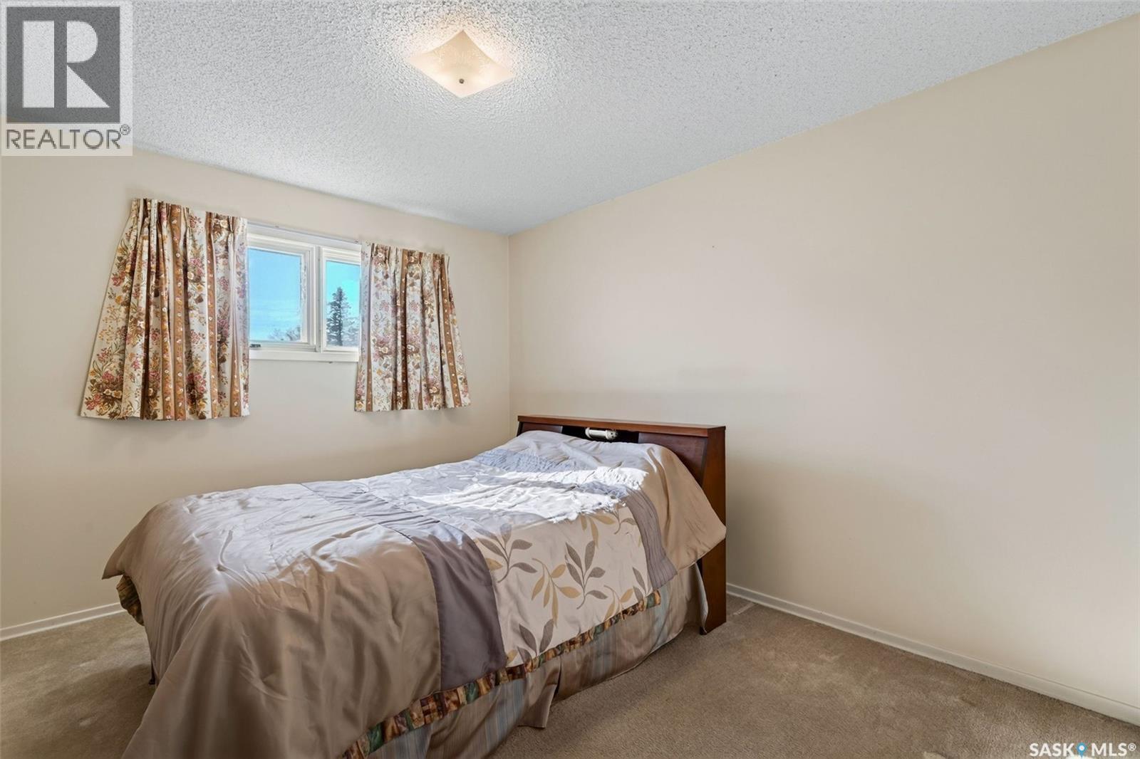 214 Burns Avenue W Property Photo 13