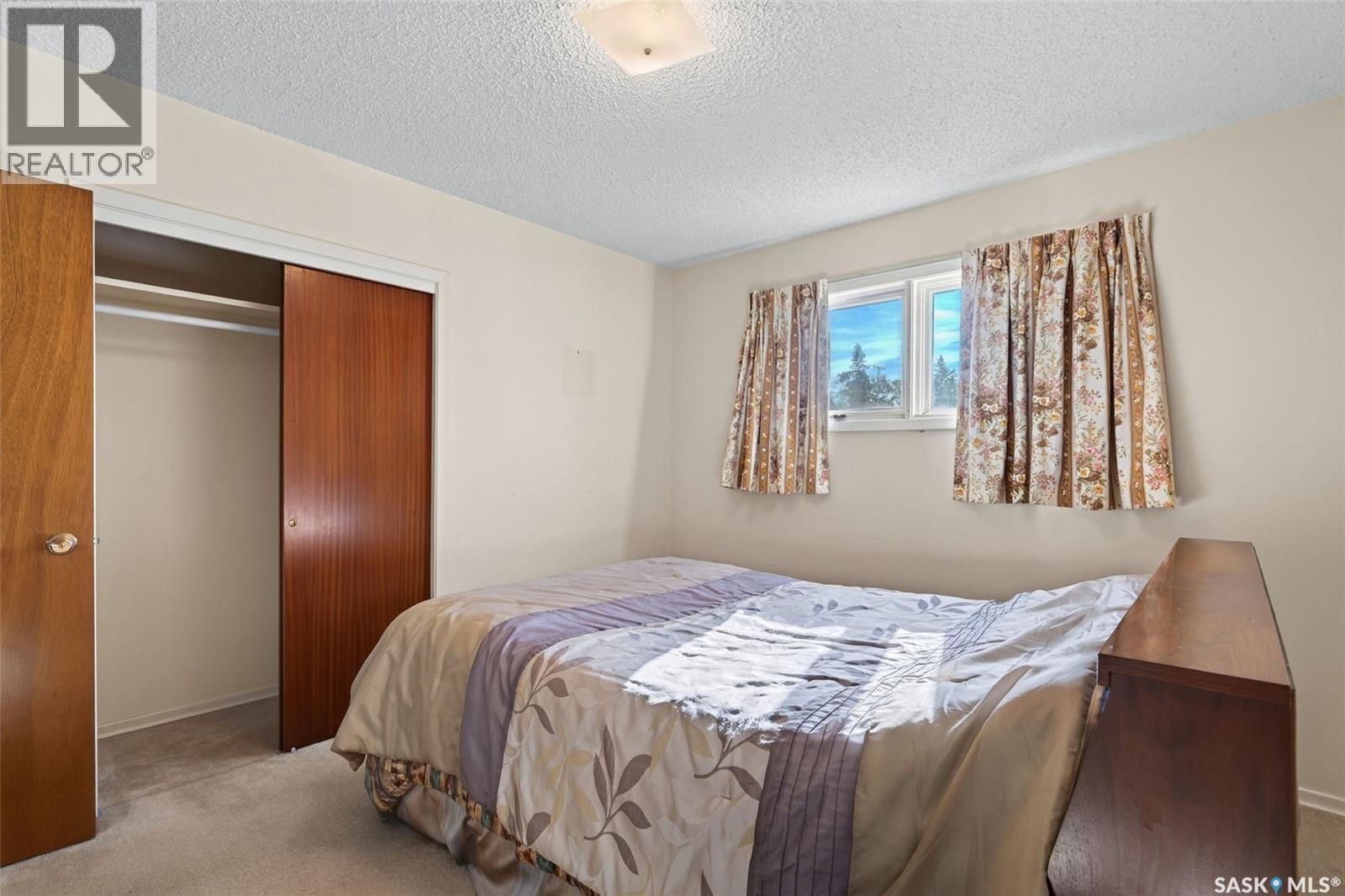 214 Burns Avenue W Property Photo 14