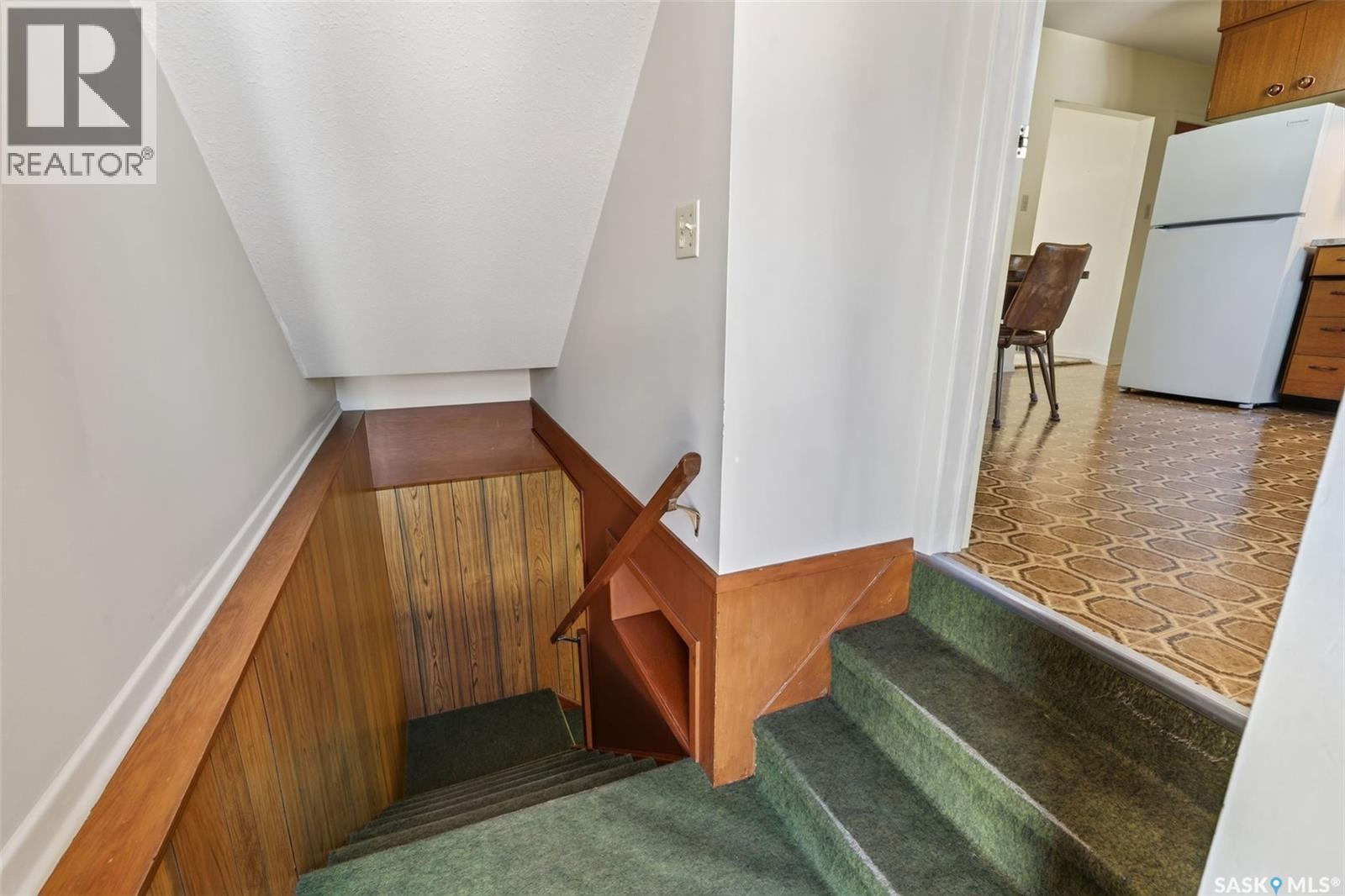 214 Burns Avenue W Property Photo 18