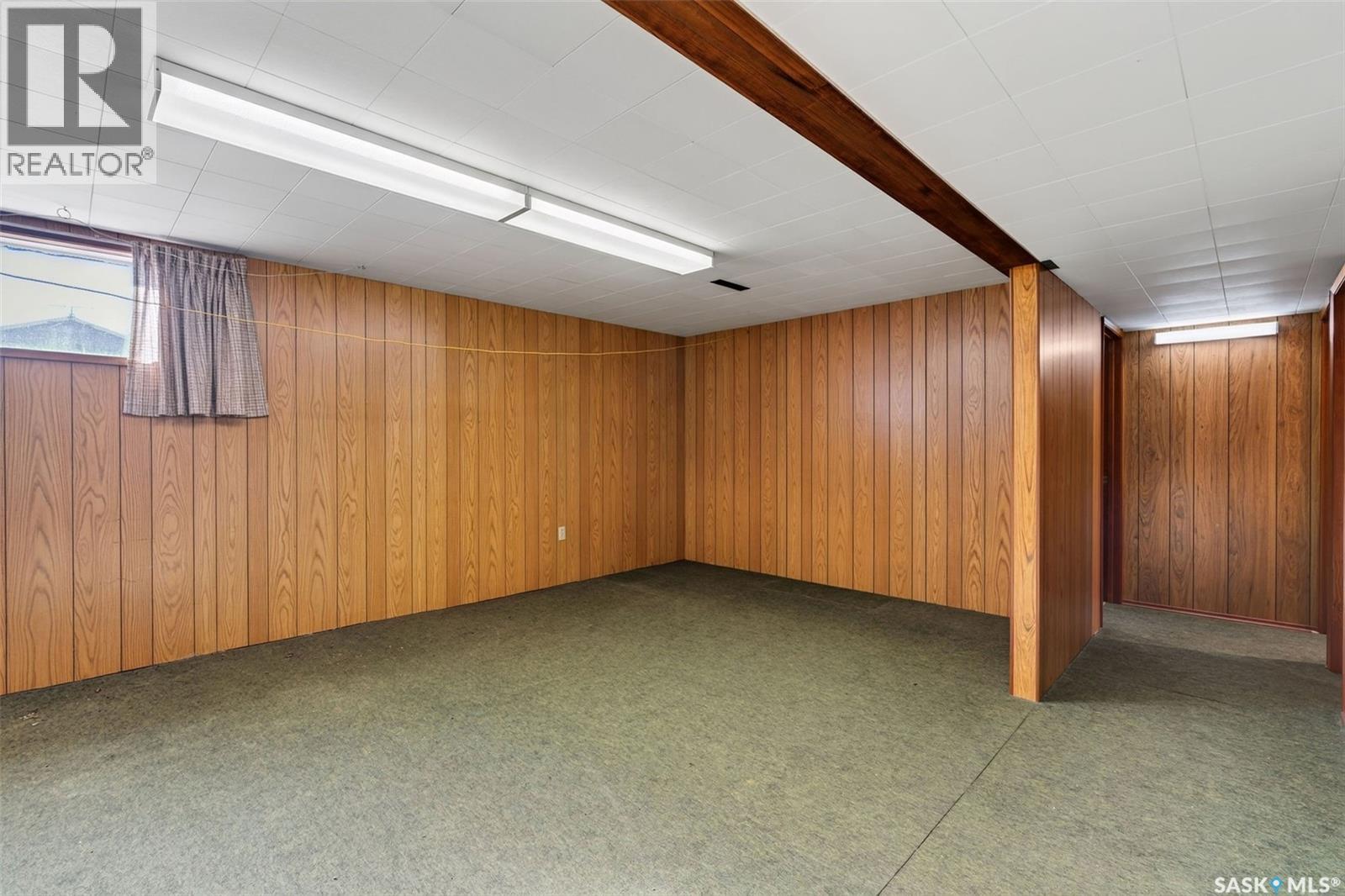 214 Burns Avenue W Property Photo 19