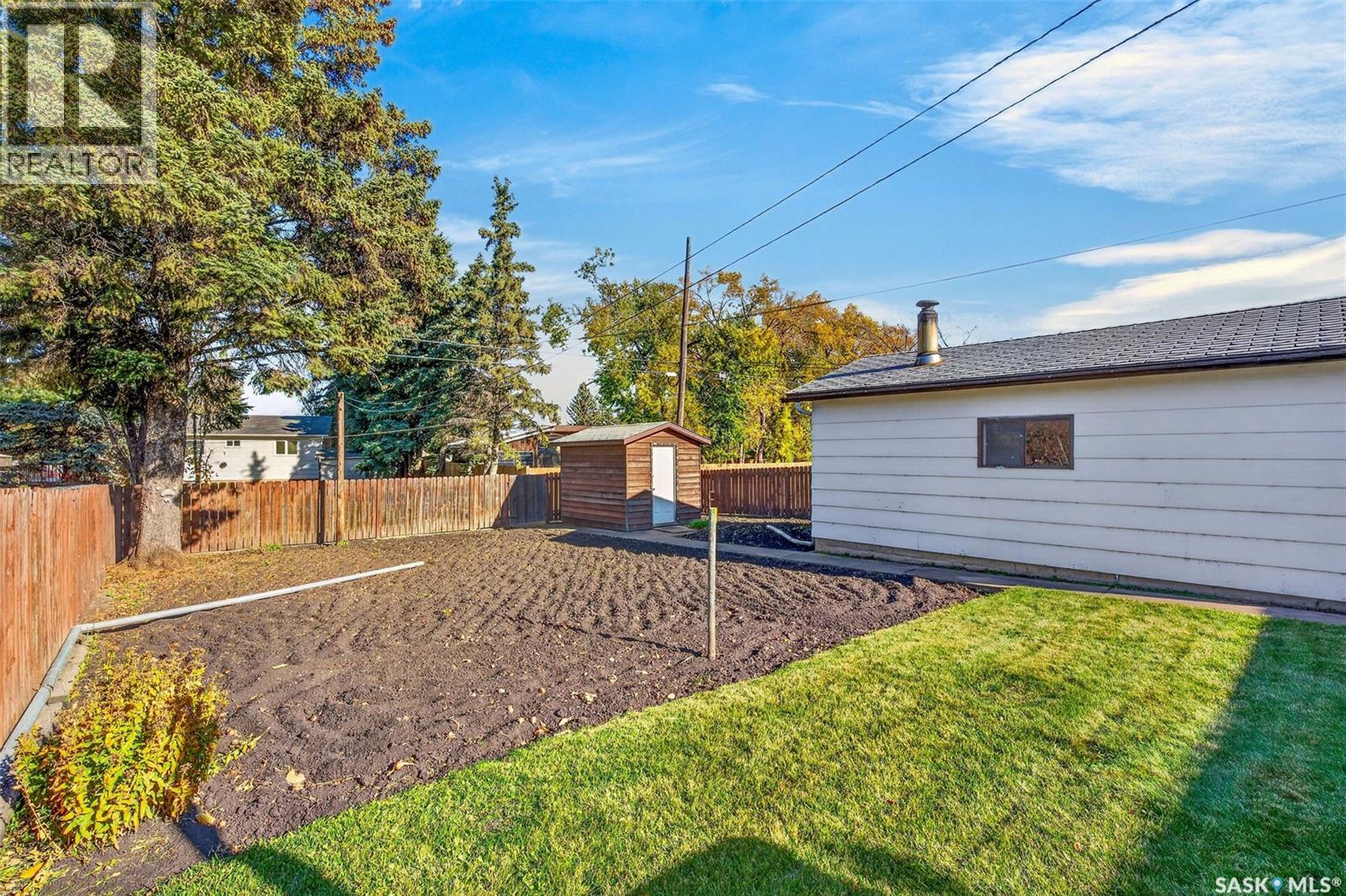 214 Burns Avenue W Property Photo 34