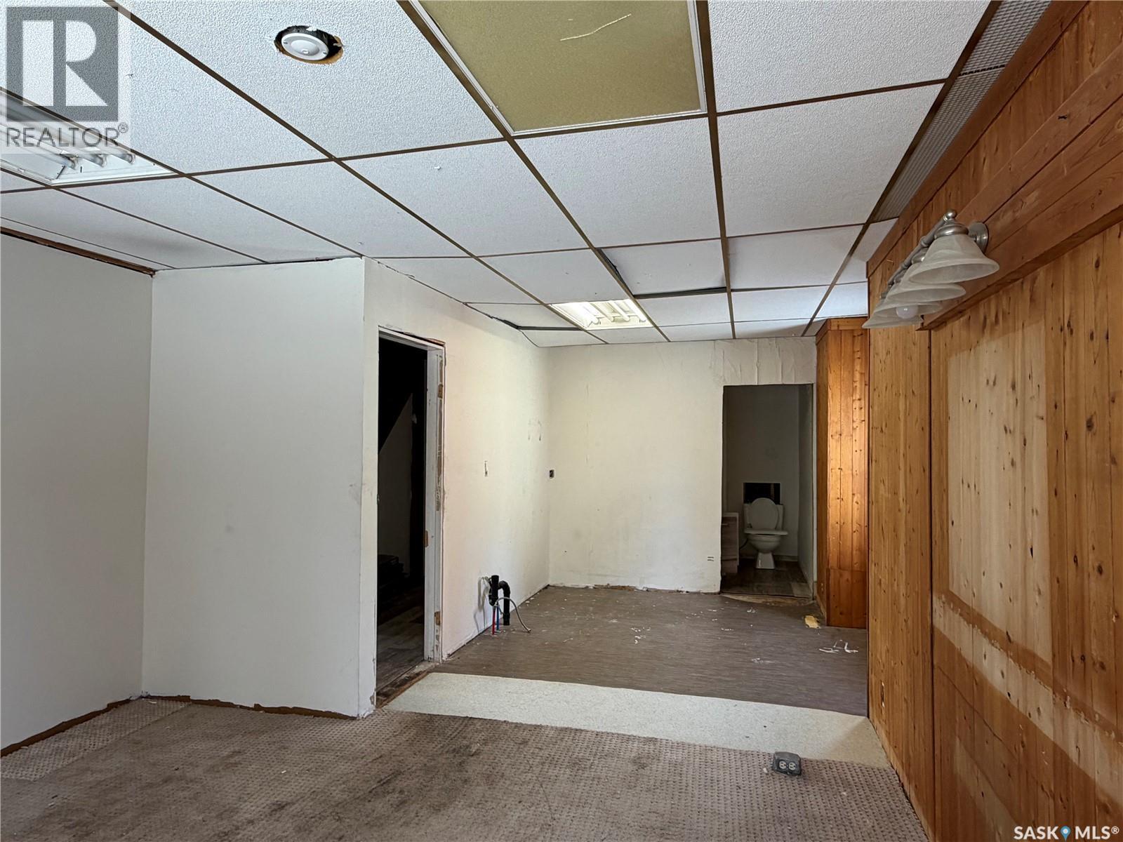 407 2nd Street E Property Photo 11