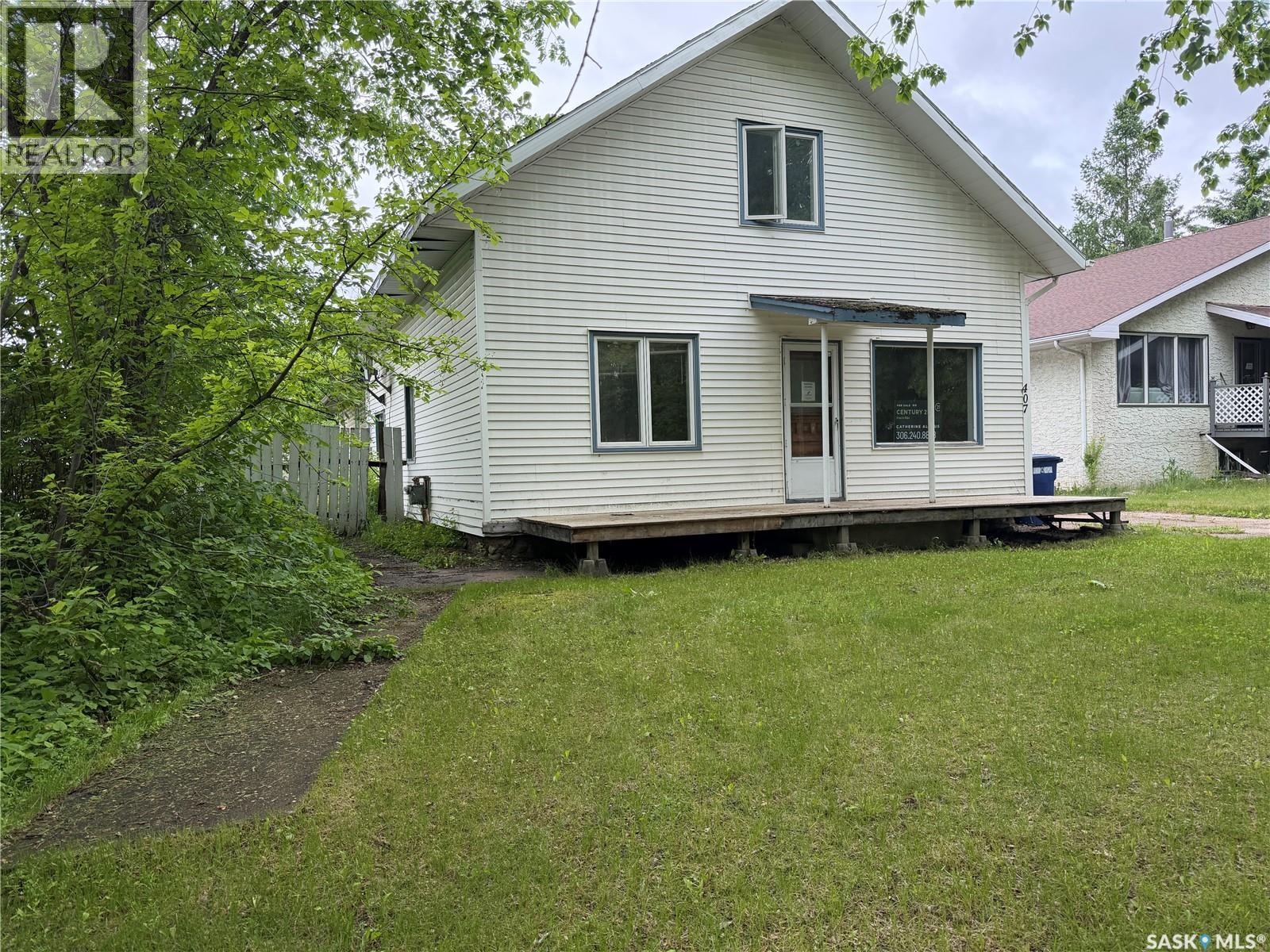 407 2nd Street E Property Photo 19