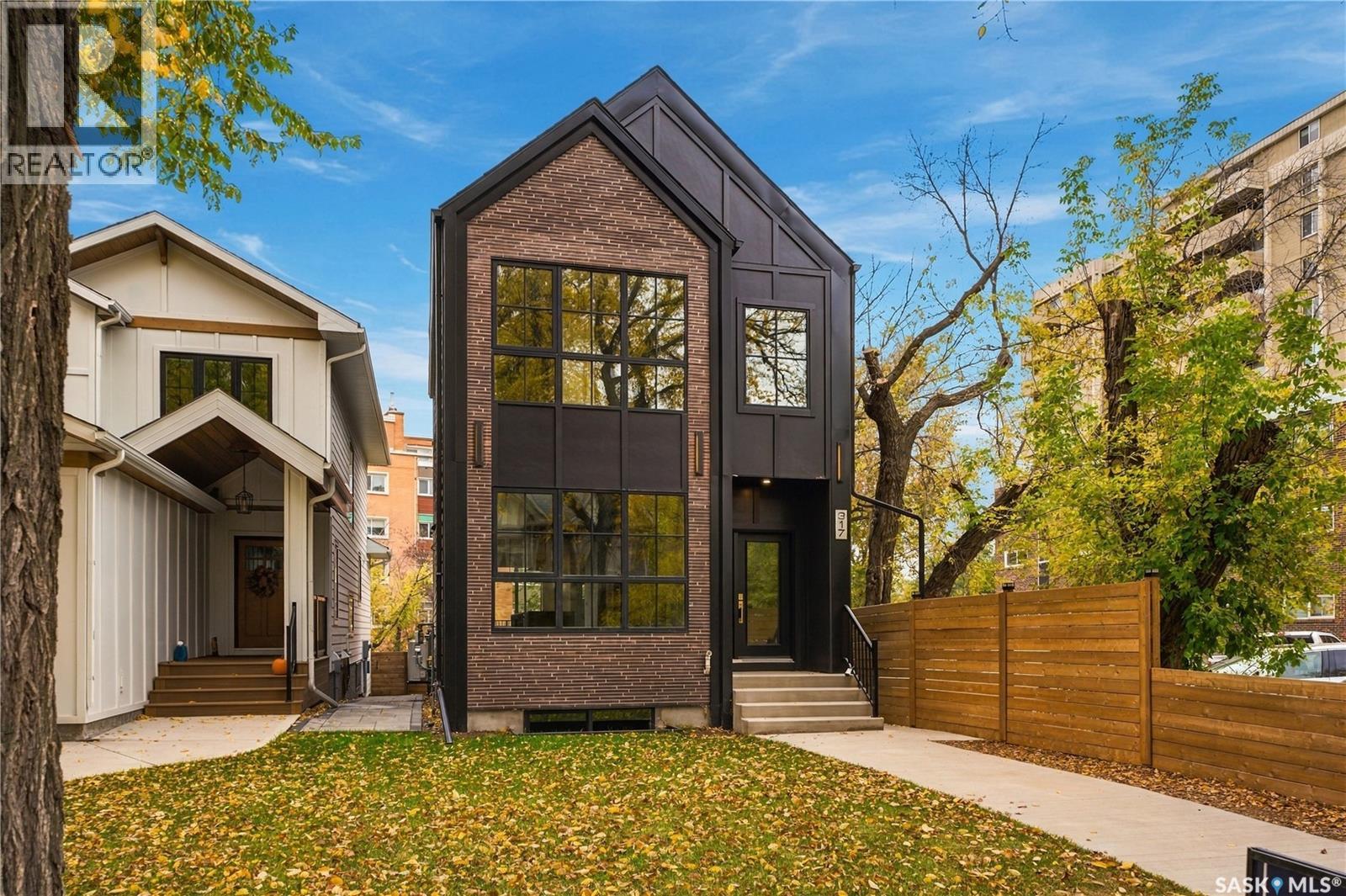 317 11th Street E Property Photo 2