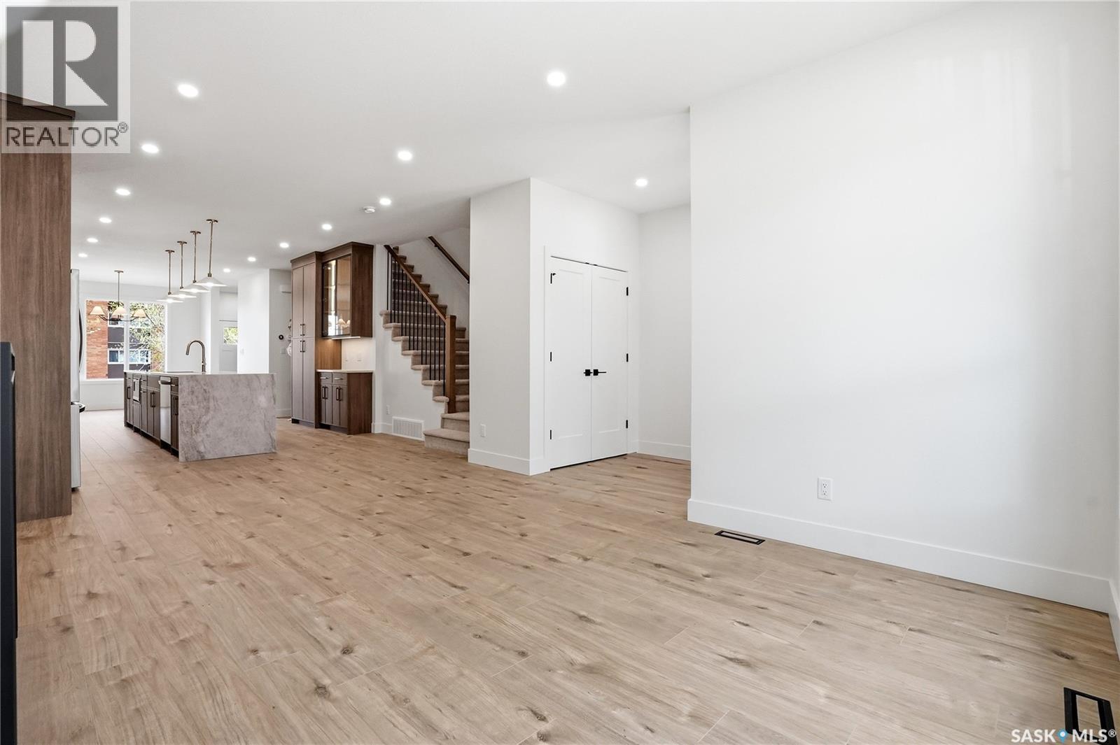 317 11th Street E Property Photo 8