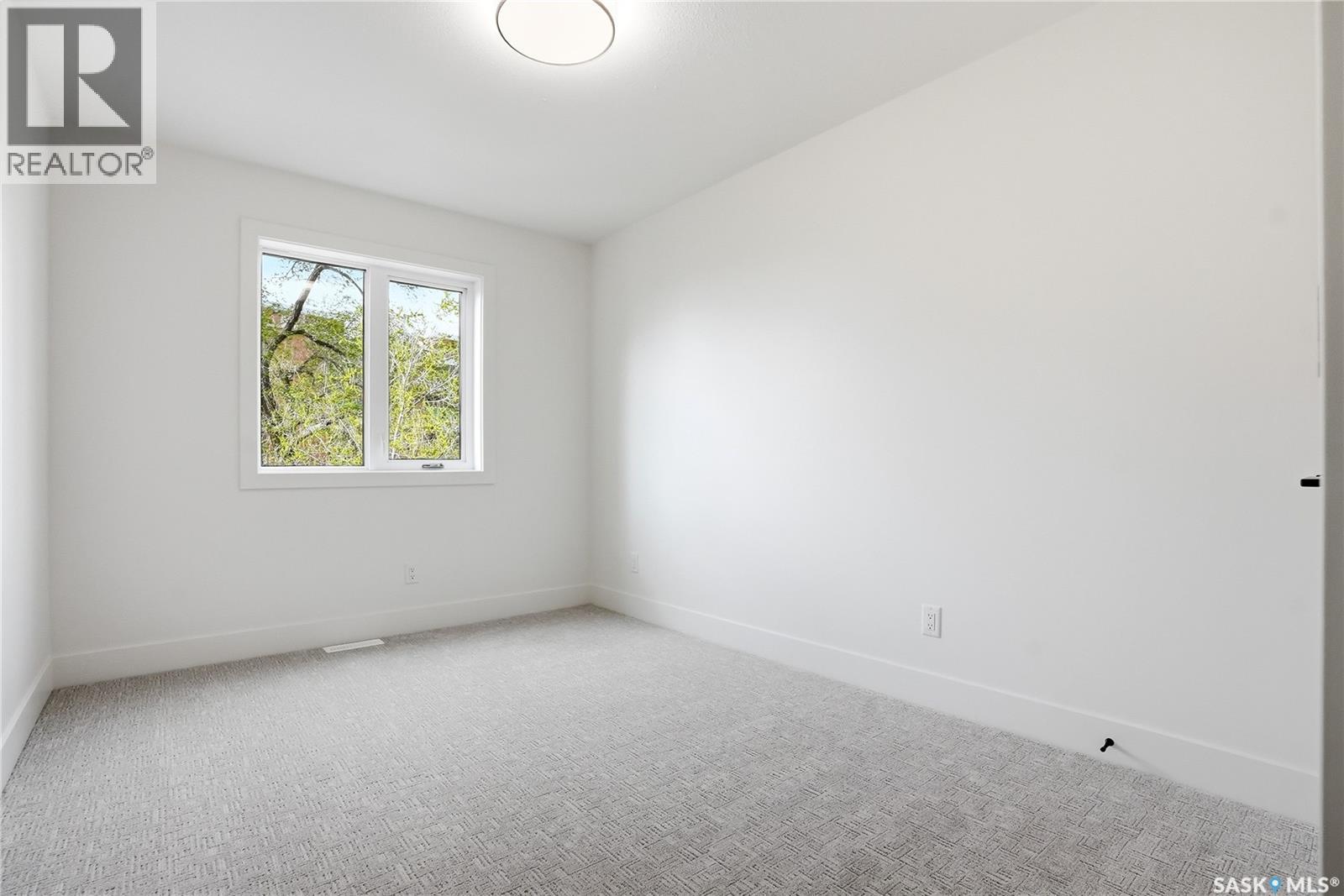 317 11th Street E Property Photo 31