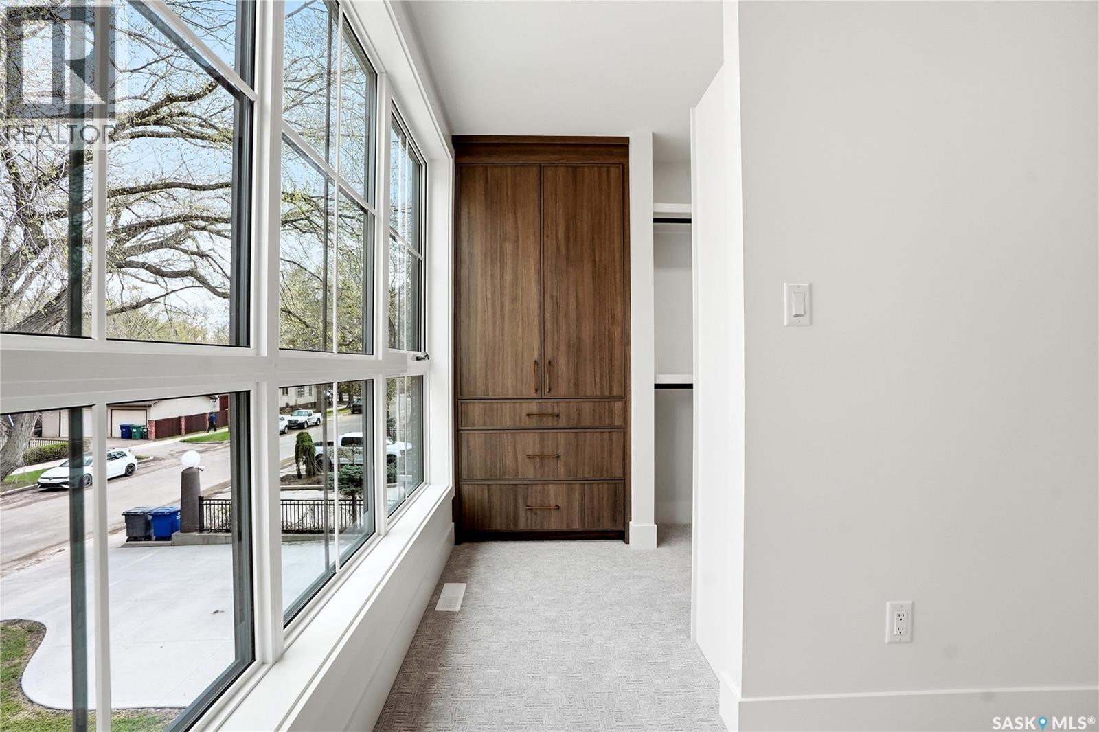 317 11th Street E Property Photo 41