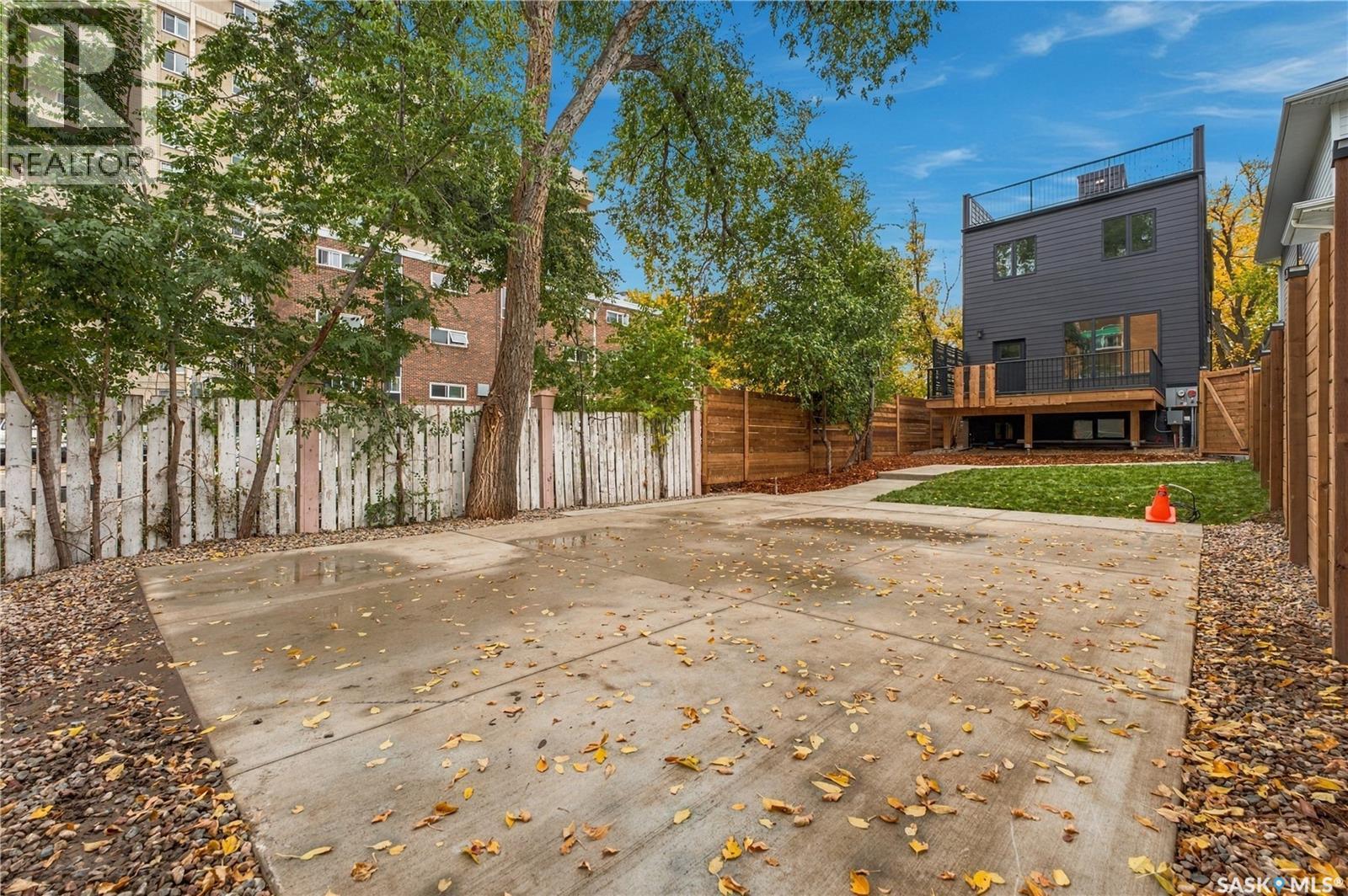 317 11th Street E Property Photo 52