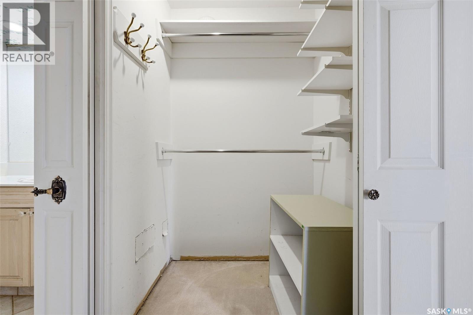 1034 Gryphons Walk Property Photo 32