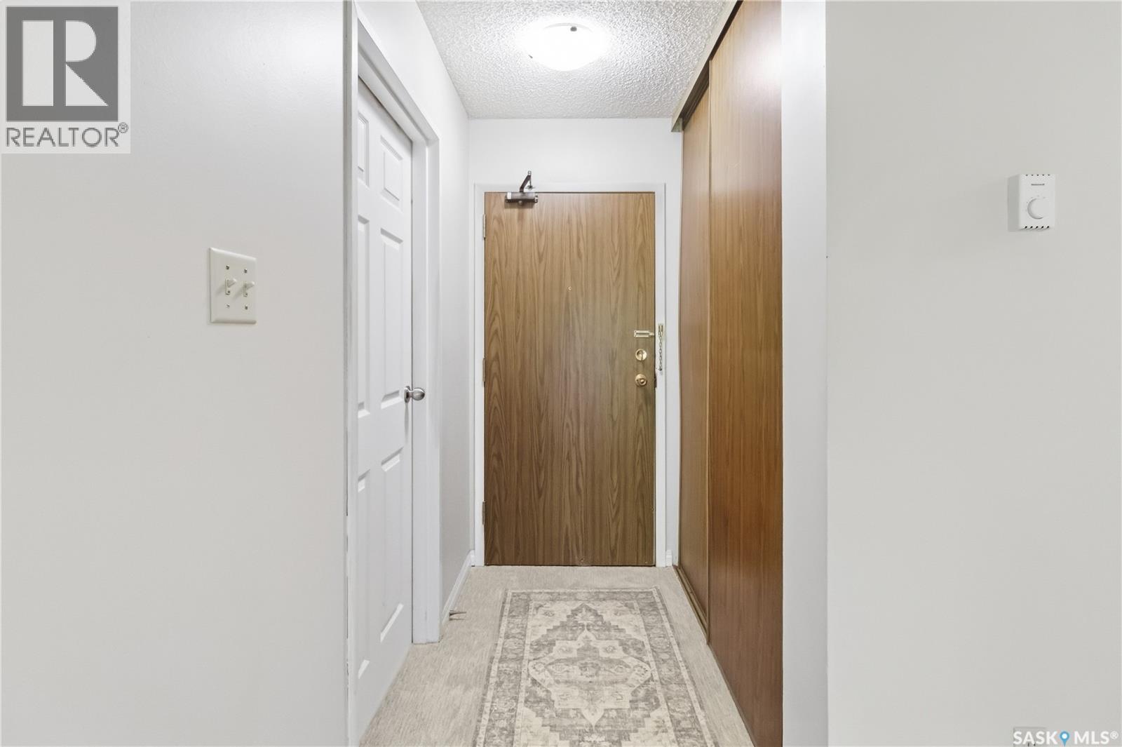 303 302 Tait Crescent Property Photo 4