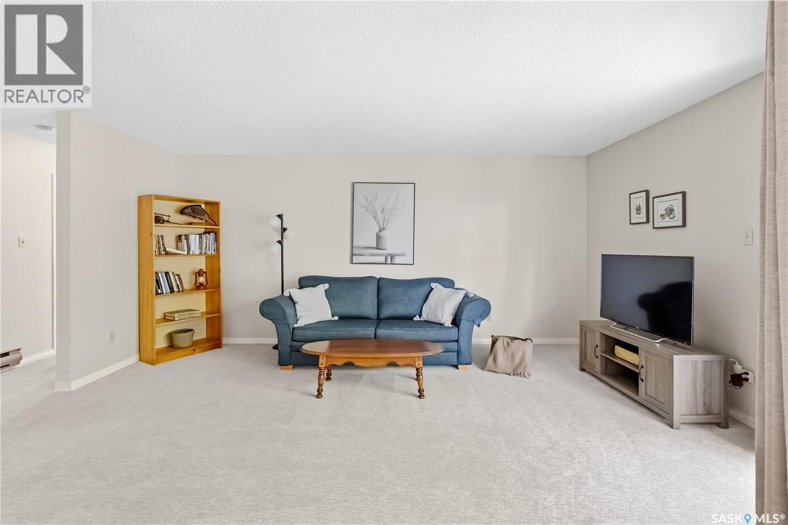 303 302 Tait Crescent Property Photo 7