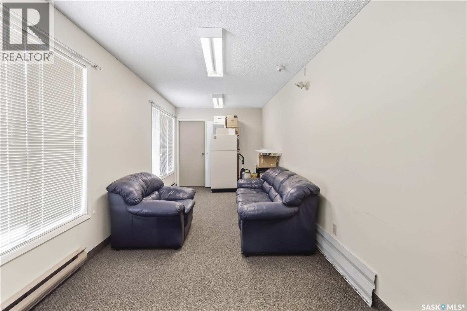 303 302 Tait Crescent Property Photo 27