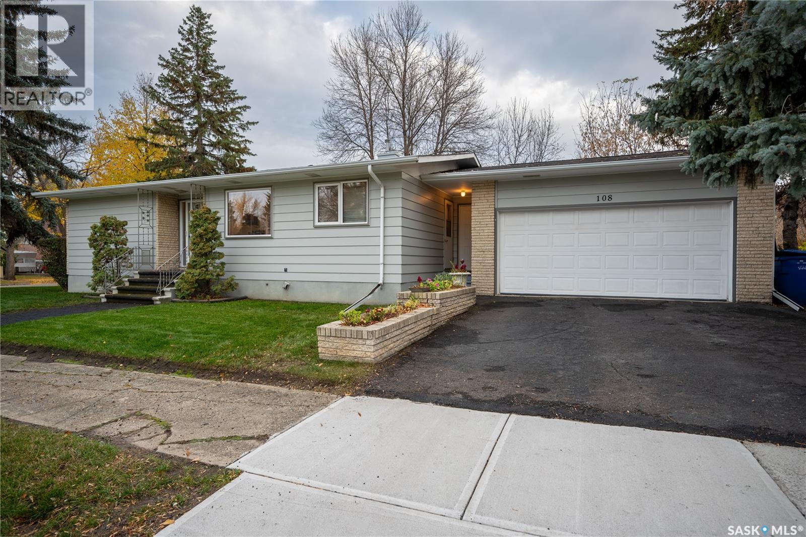 108 Tupper Avenue Property Photo 2